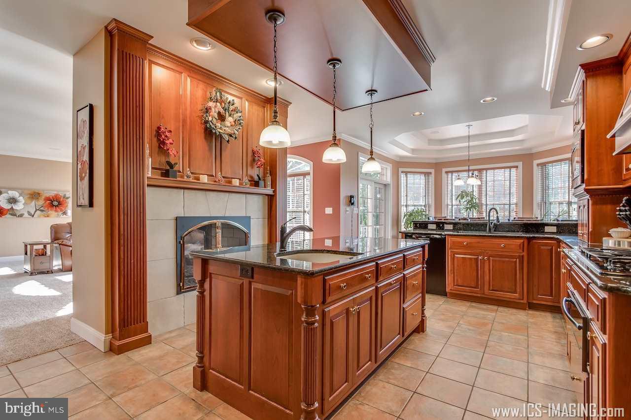 HILLSIDE FARMS - Residential