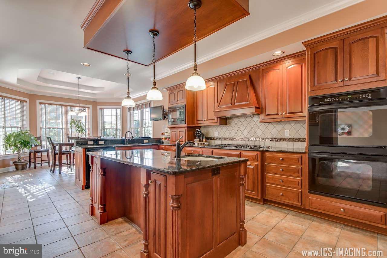 HILLSIDE FARMS - Residential