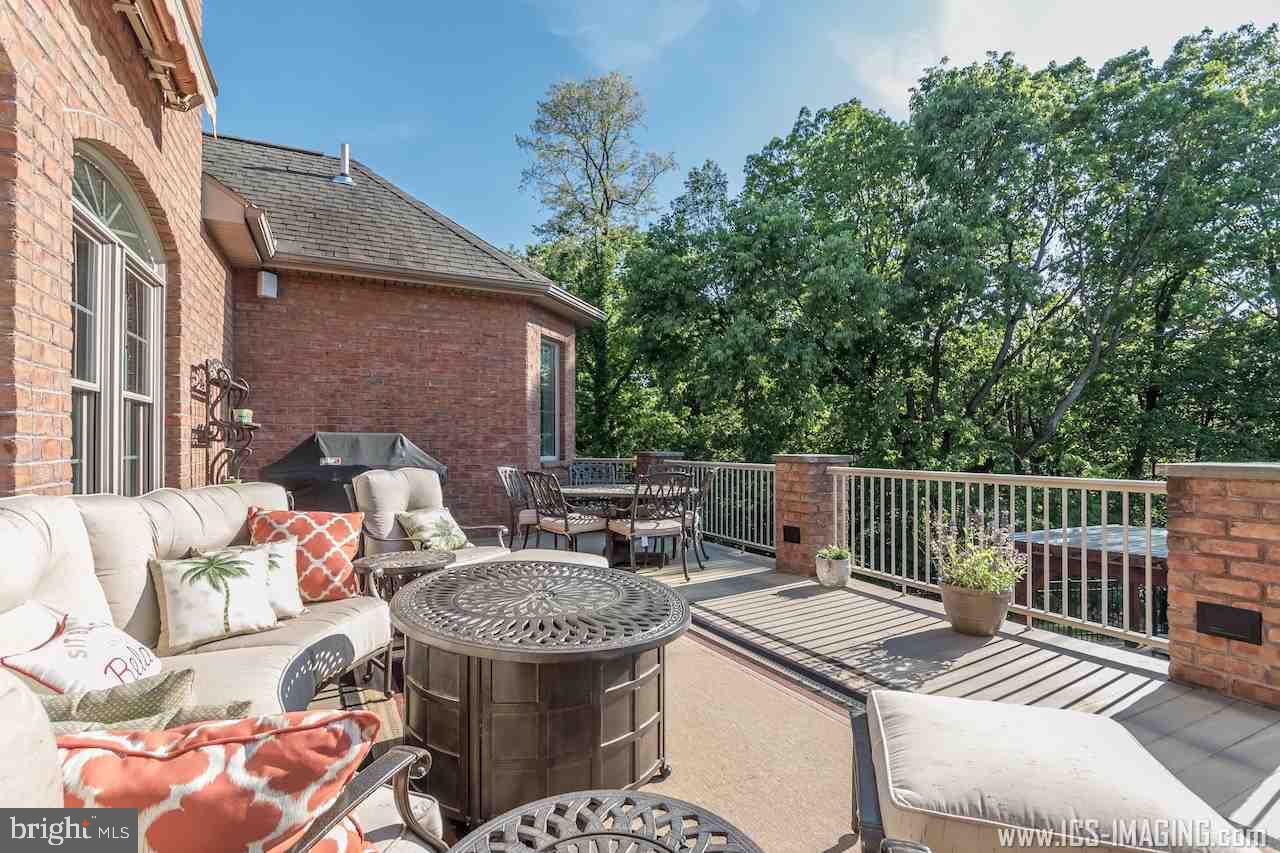 HILLSIDE FARMS - Residential