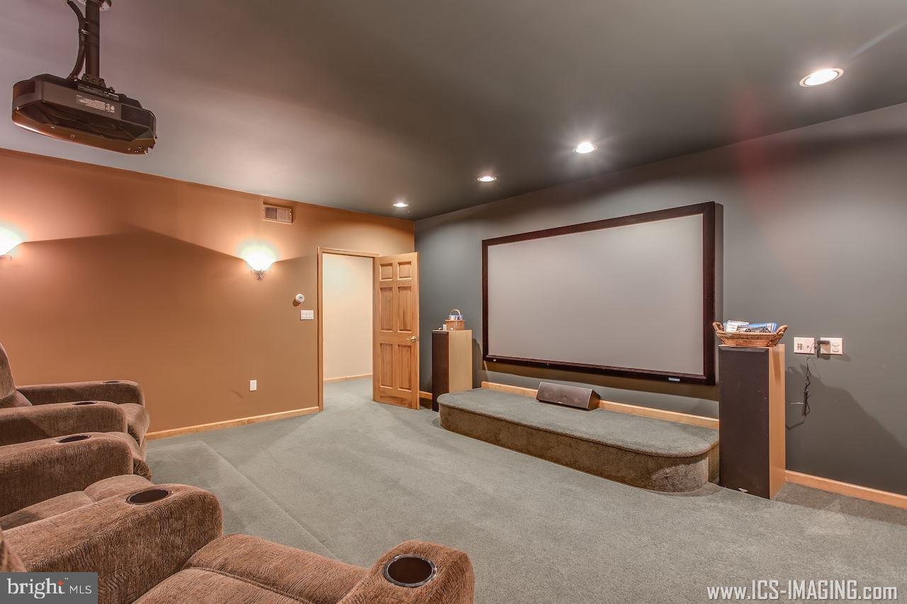 HILLSIDE FARMS - Residential