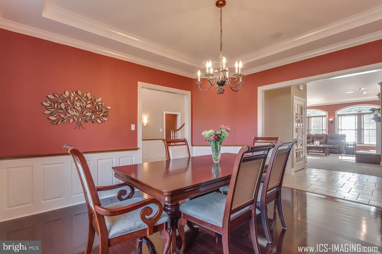 HILLSIDE FARMS - Residential