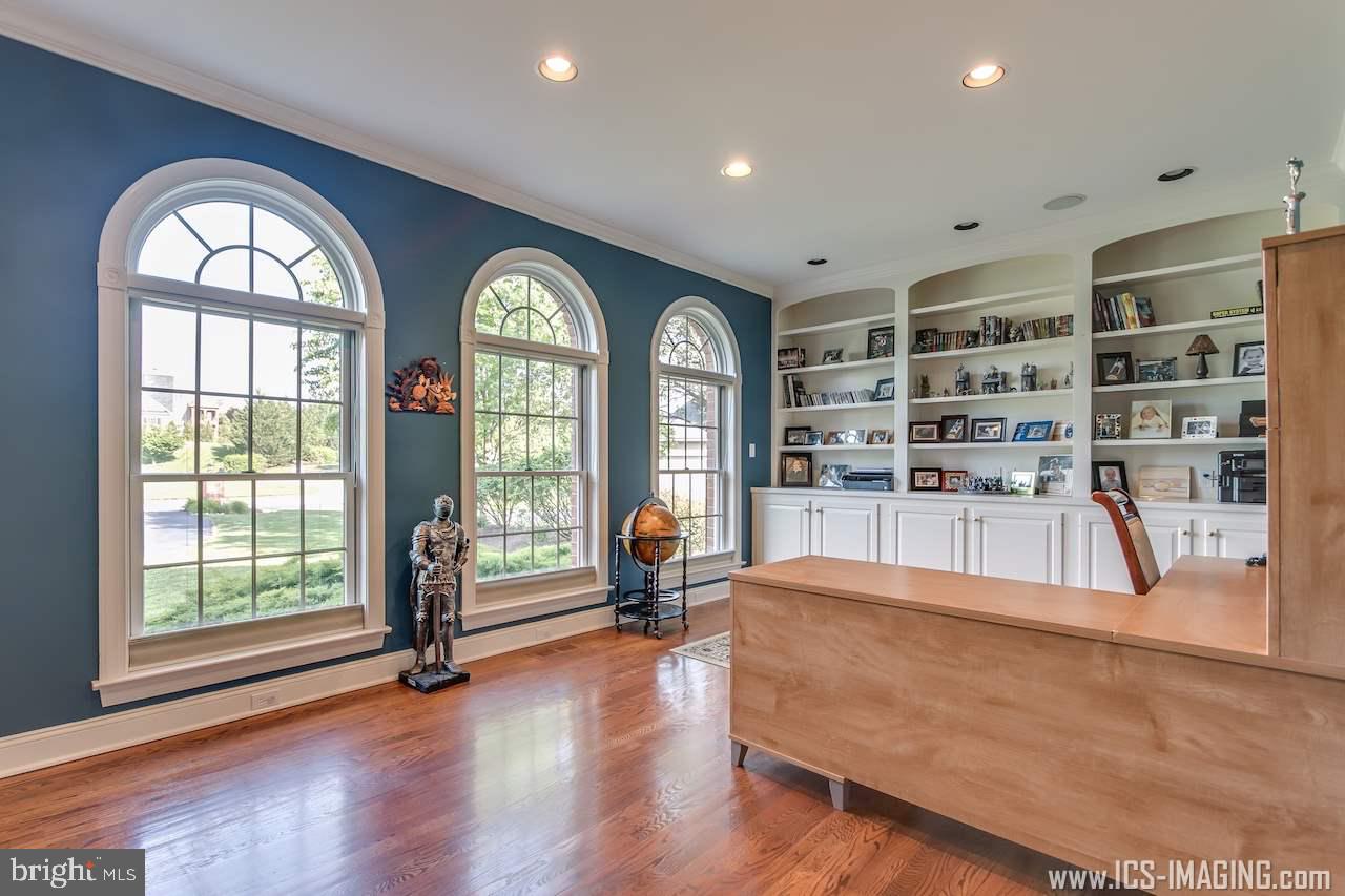 HILLSIDE FARMS - Residential