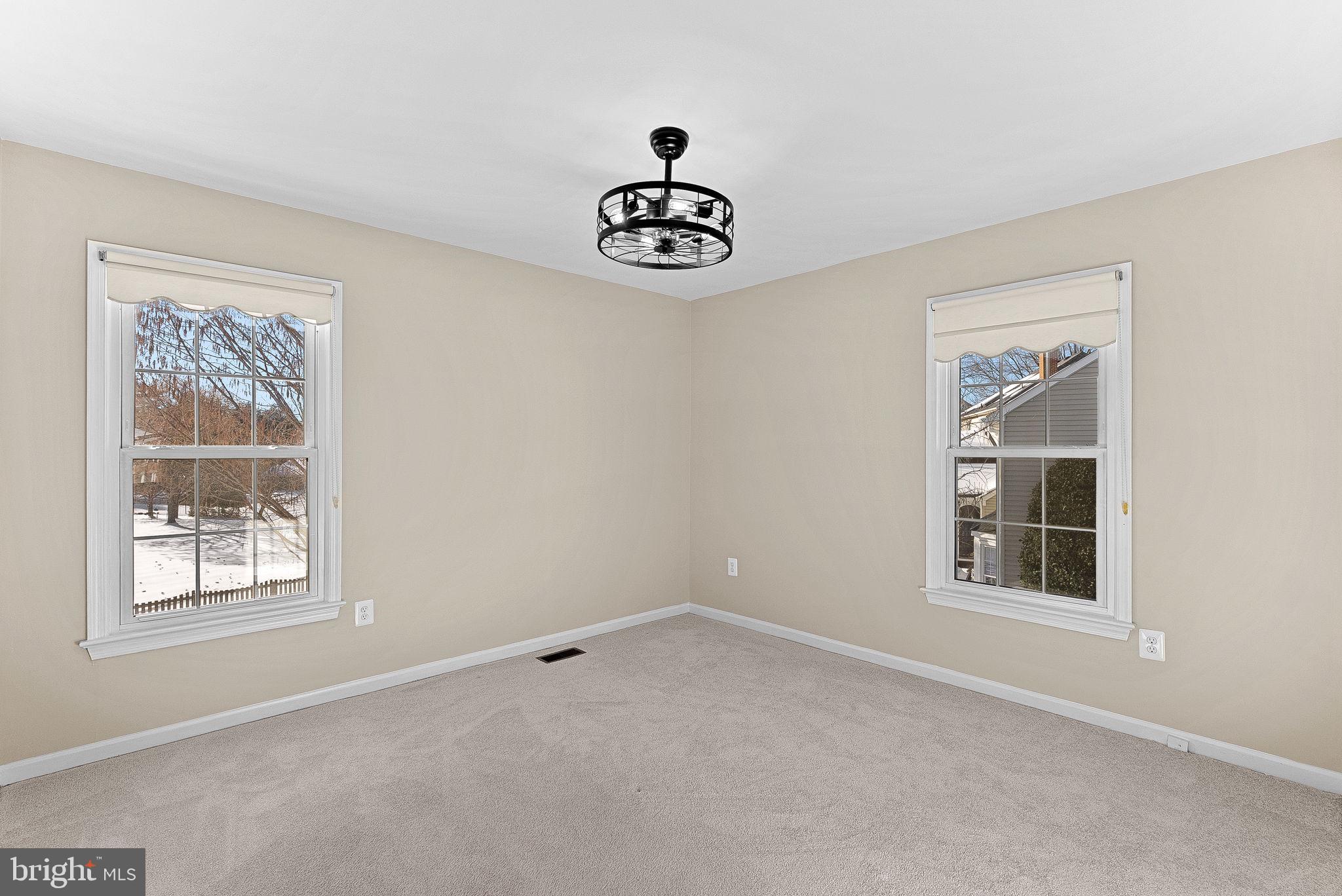 COUNTRYSIDE - Residential