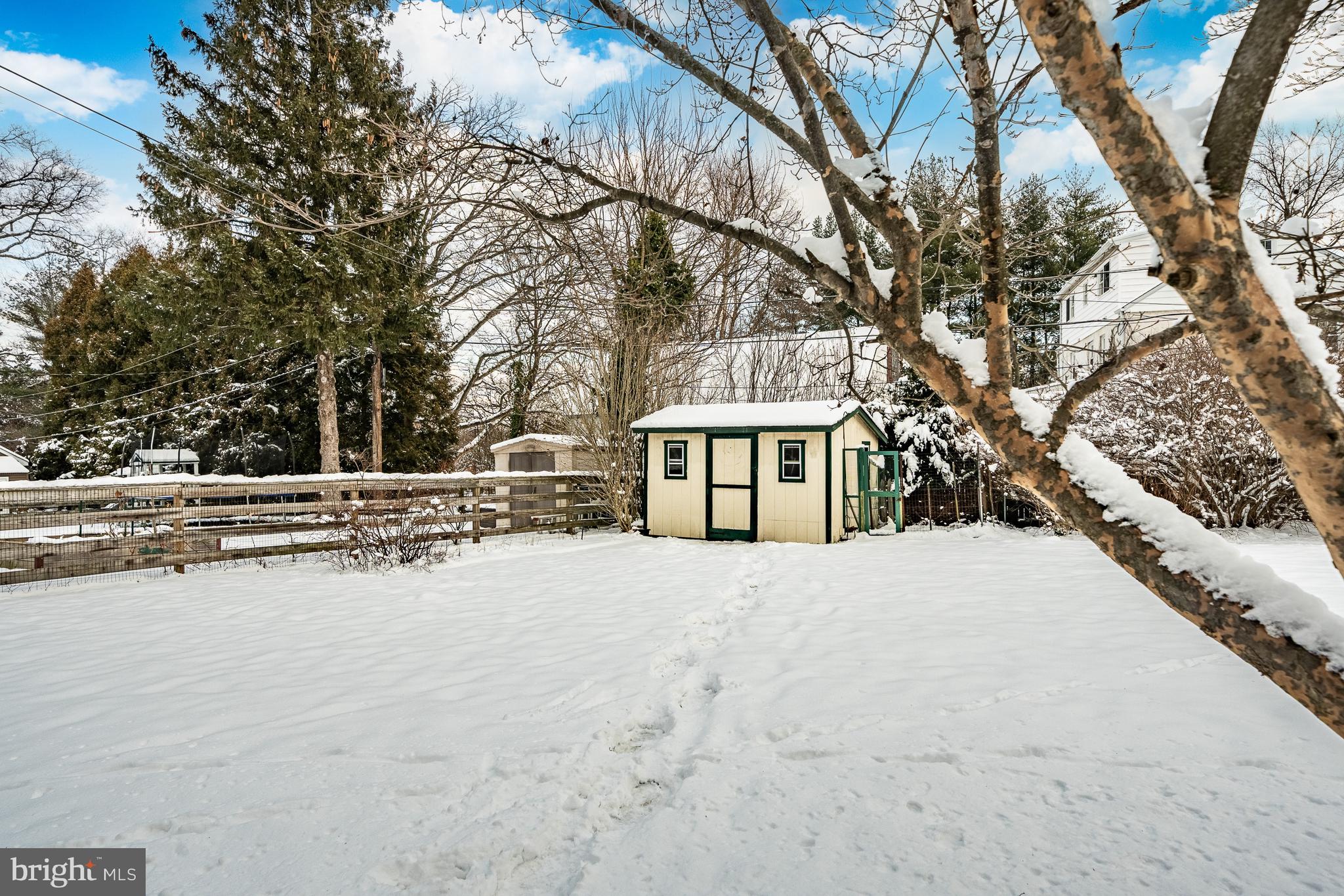 WILLOW MANOR - Residential