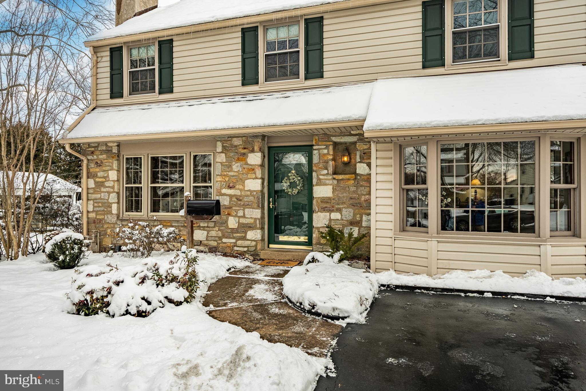 WILLOW MANOR - Residential