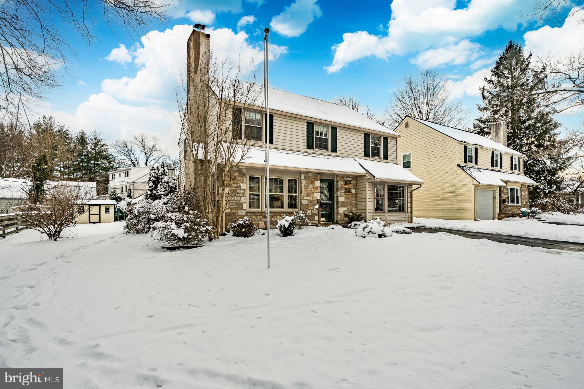 WILLOW MANOR - Residential