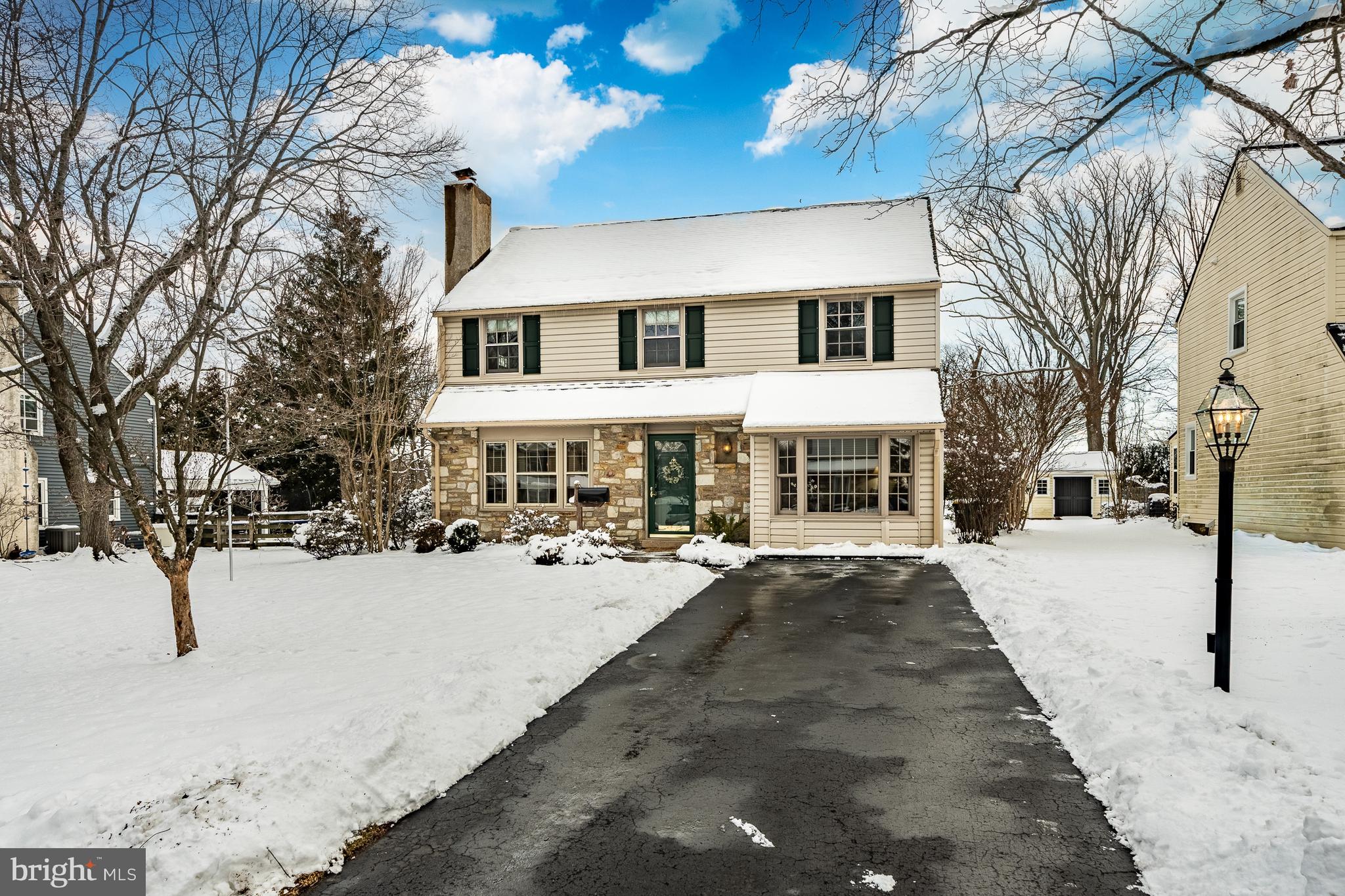 WILLOW MANOR - Residential