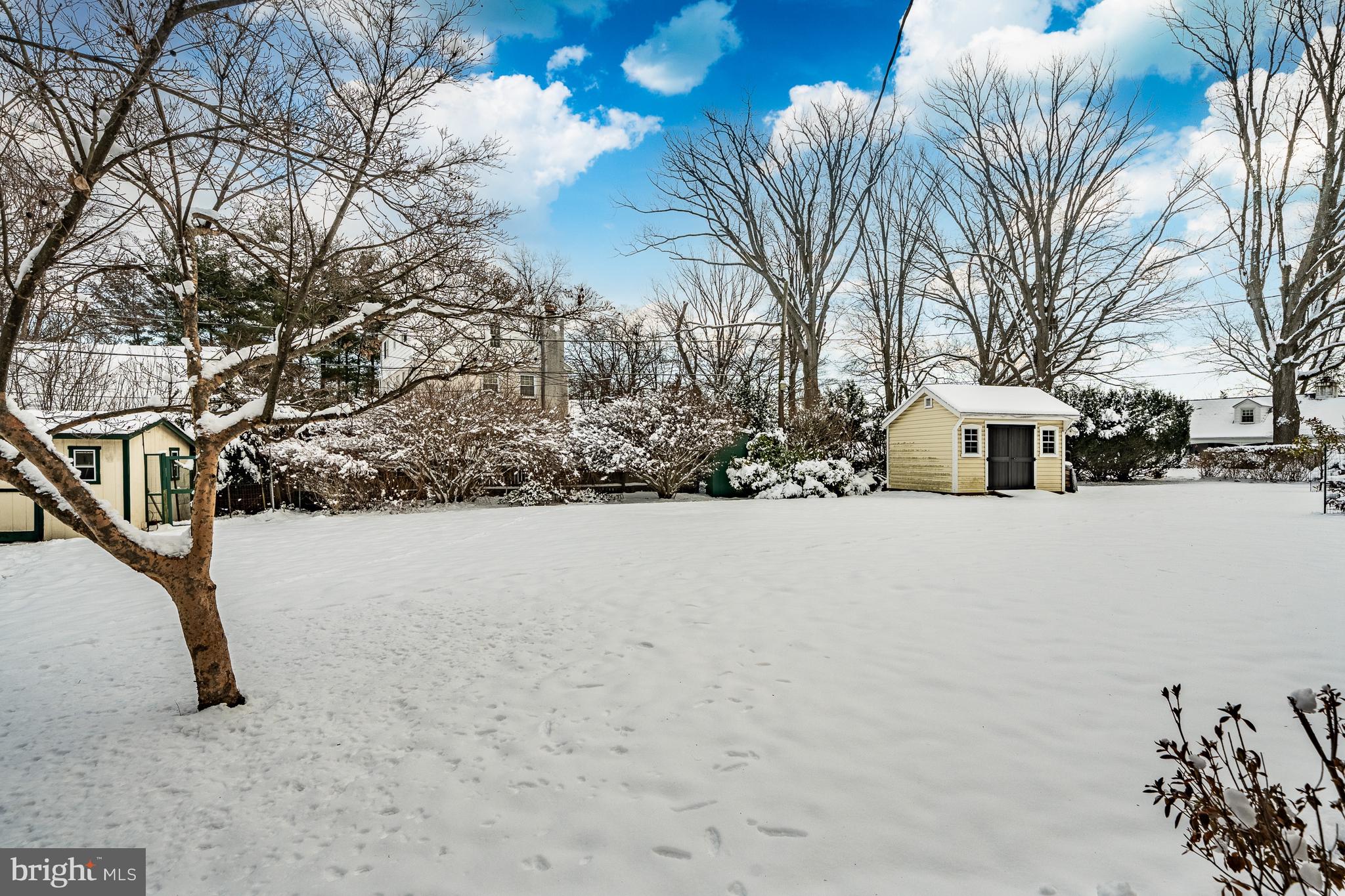 WILLOW MANOR - Residential