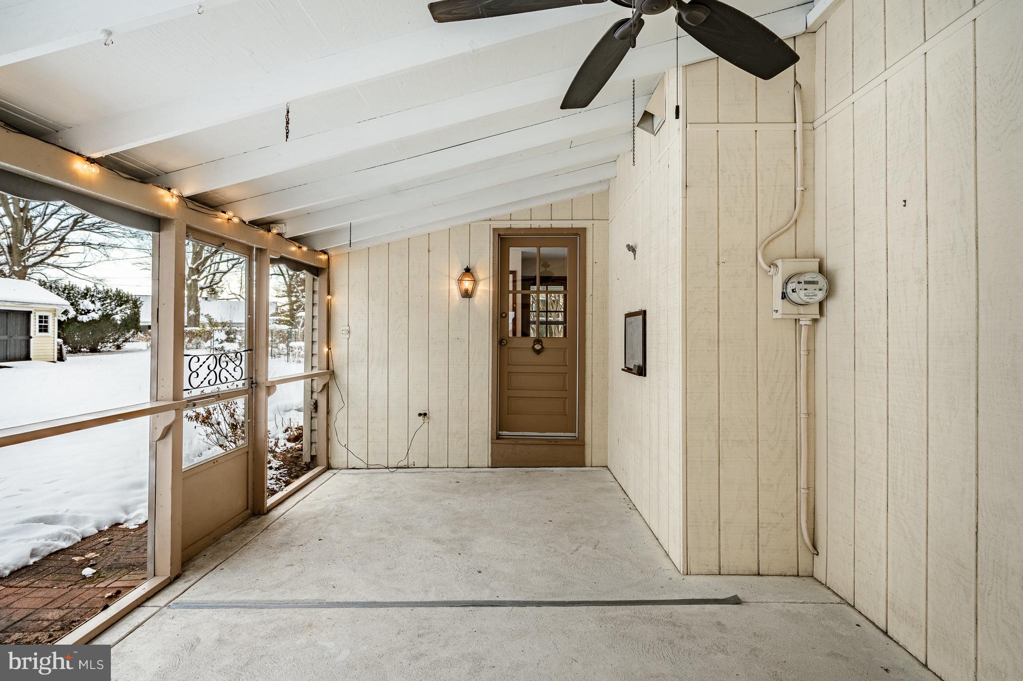 WILLOW MANOR - Residential