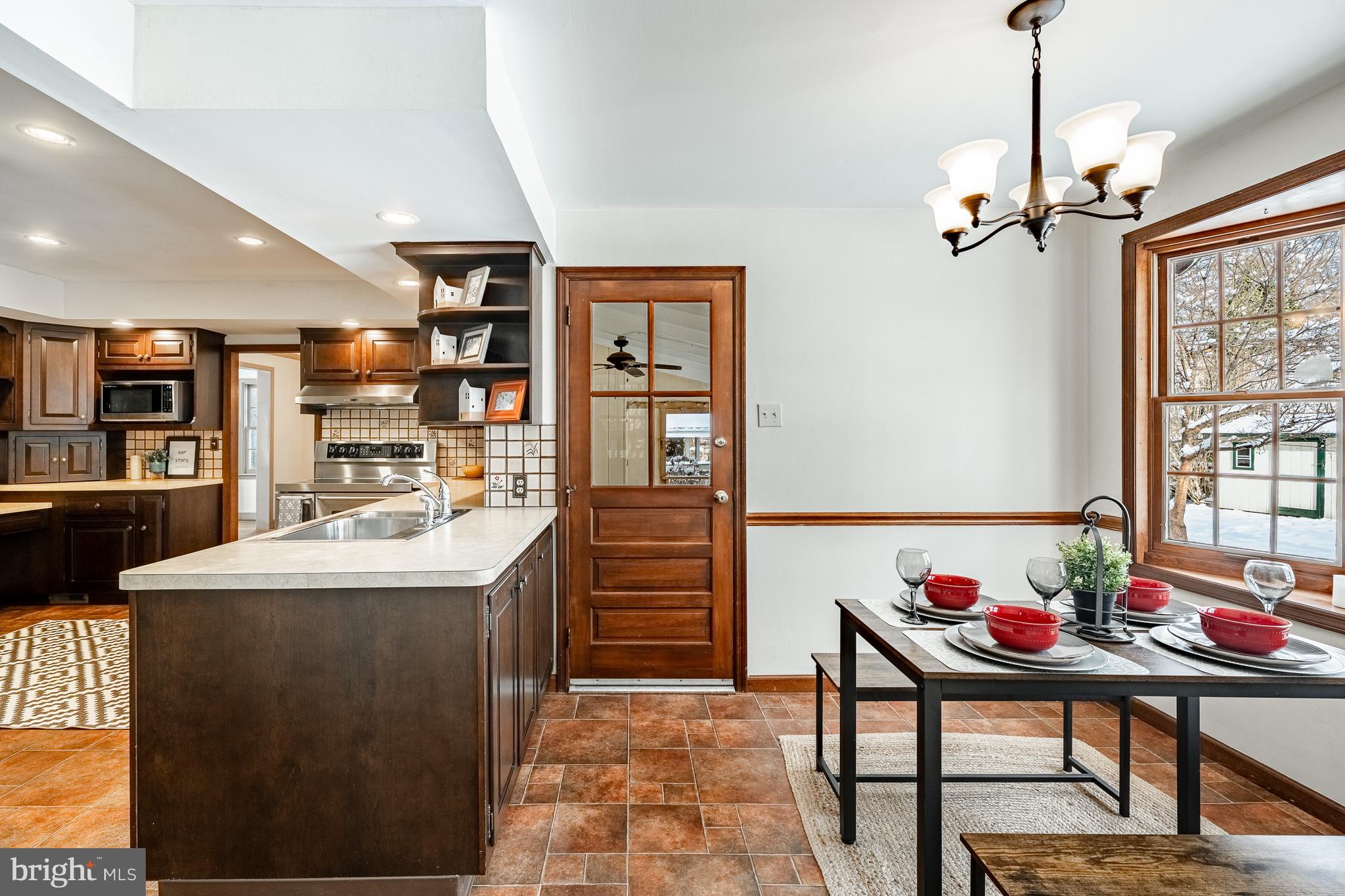 WILLOW MANOR - Residential