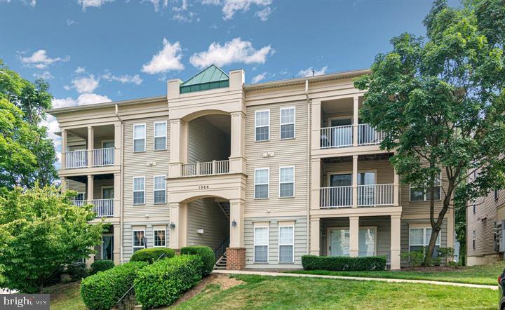 SUMMERHOUSE CONDO - Residential