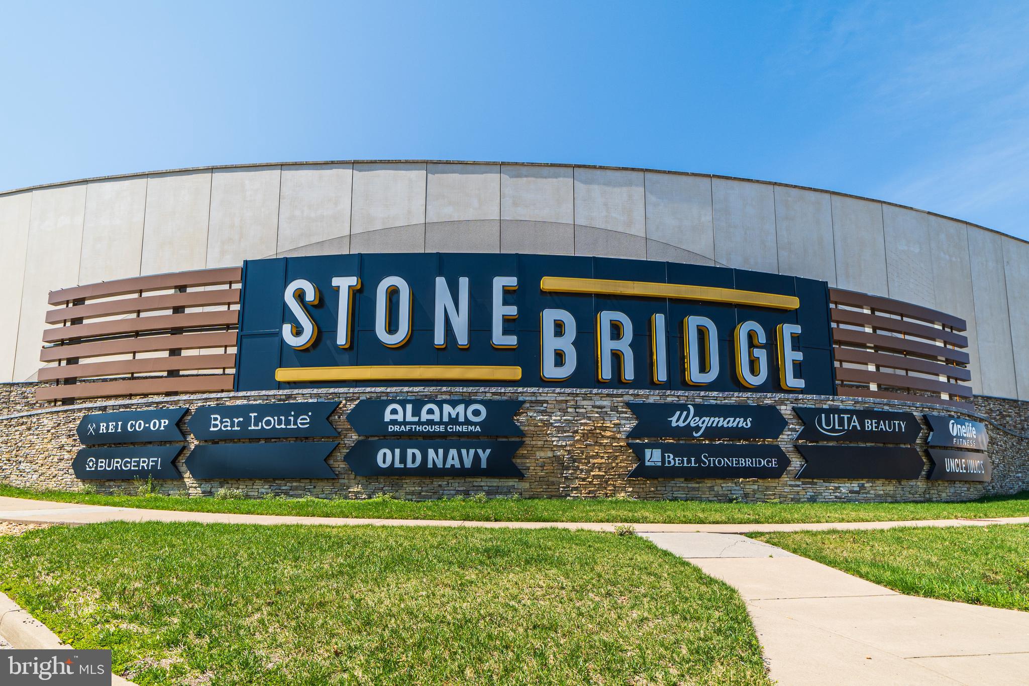 1066 GARDENVIEW LOOP 304