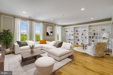 2110 POTOMAC AVENUE 102 ALEXANDRIA VA 22301