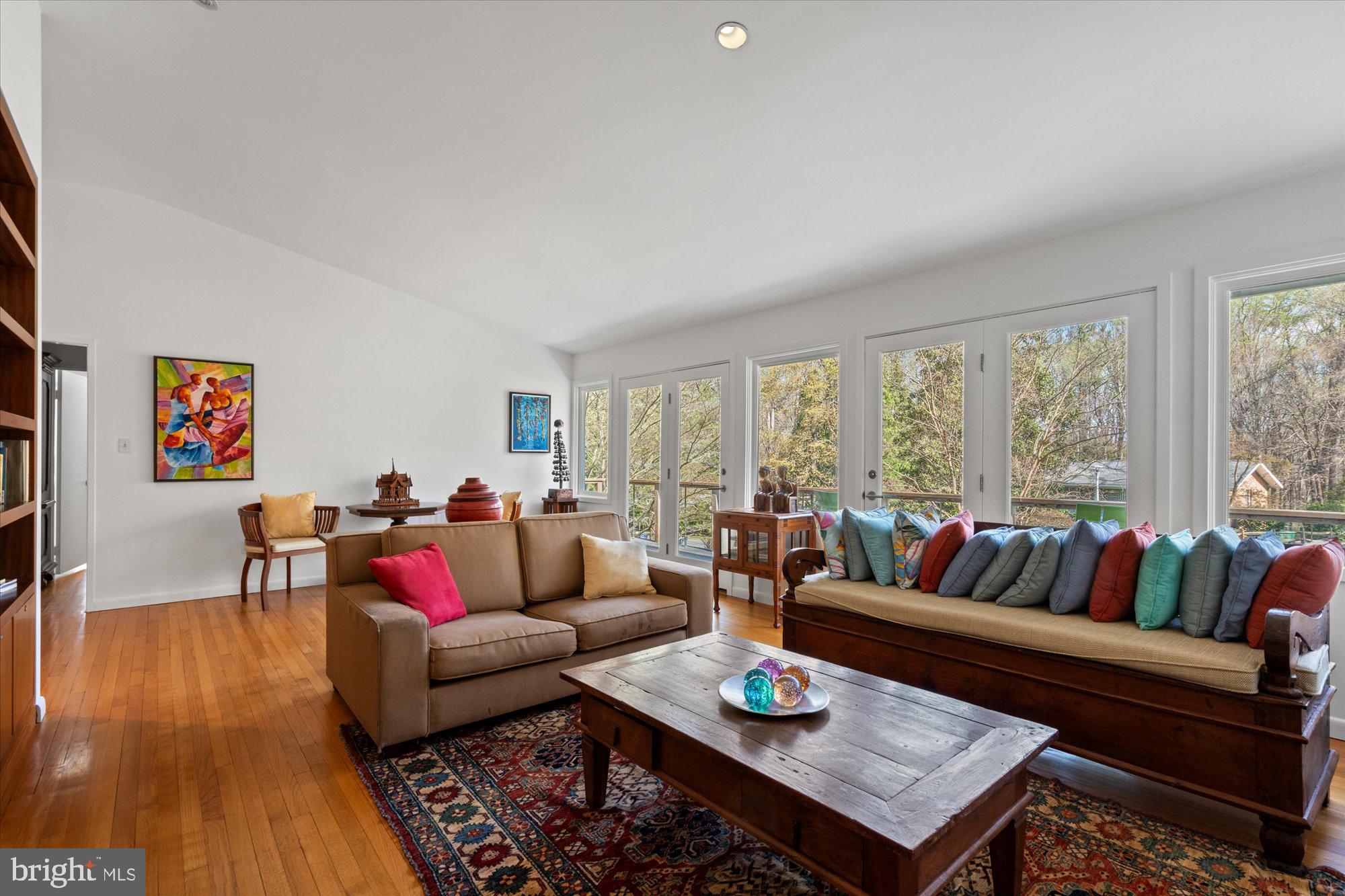 CARDEROCK SPRINGS - Residential