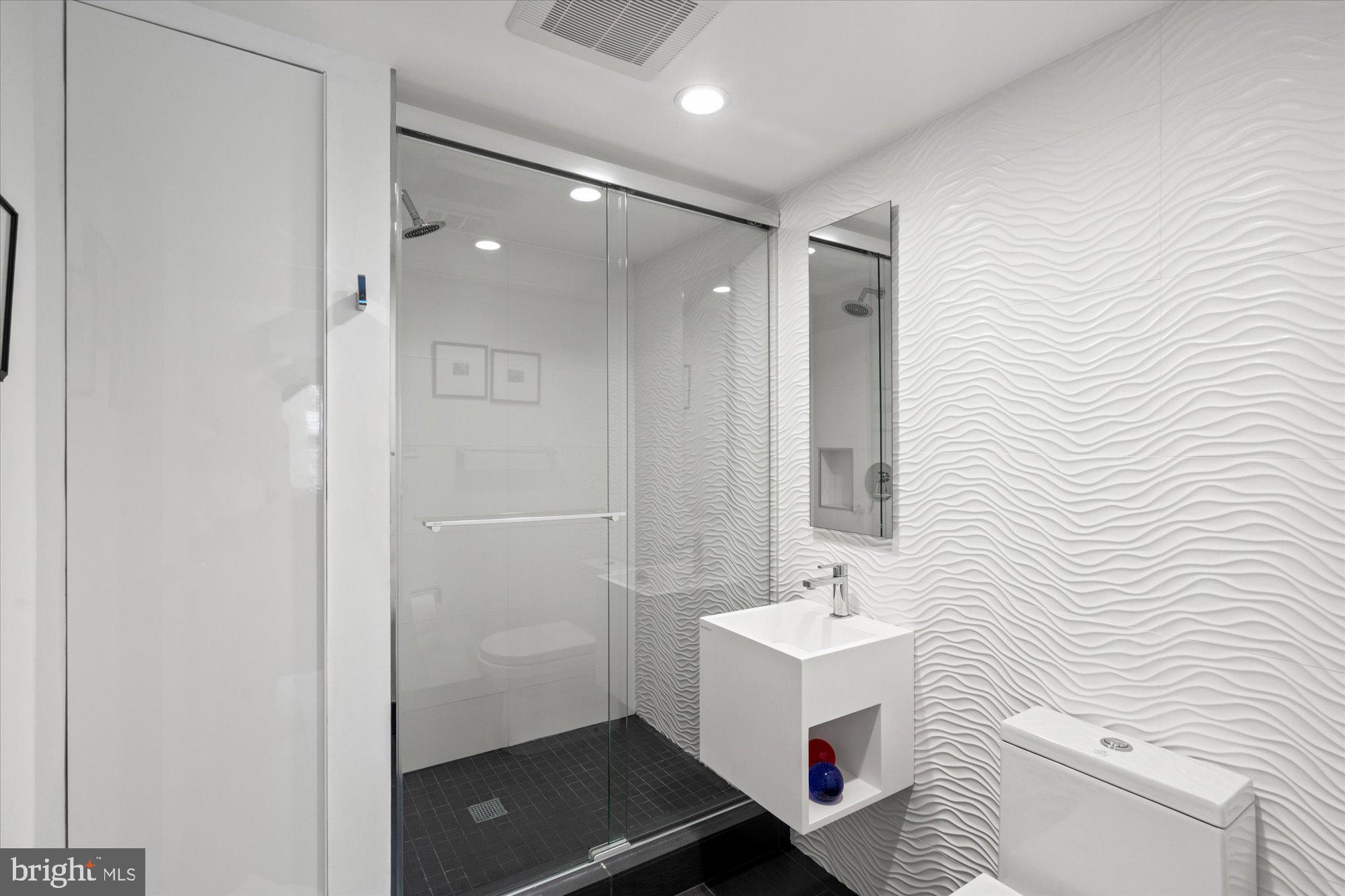 CARDEROCK SPRINGS - Residential