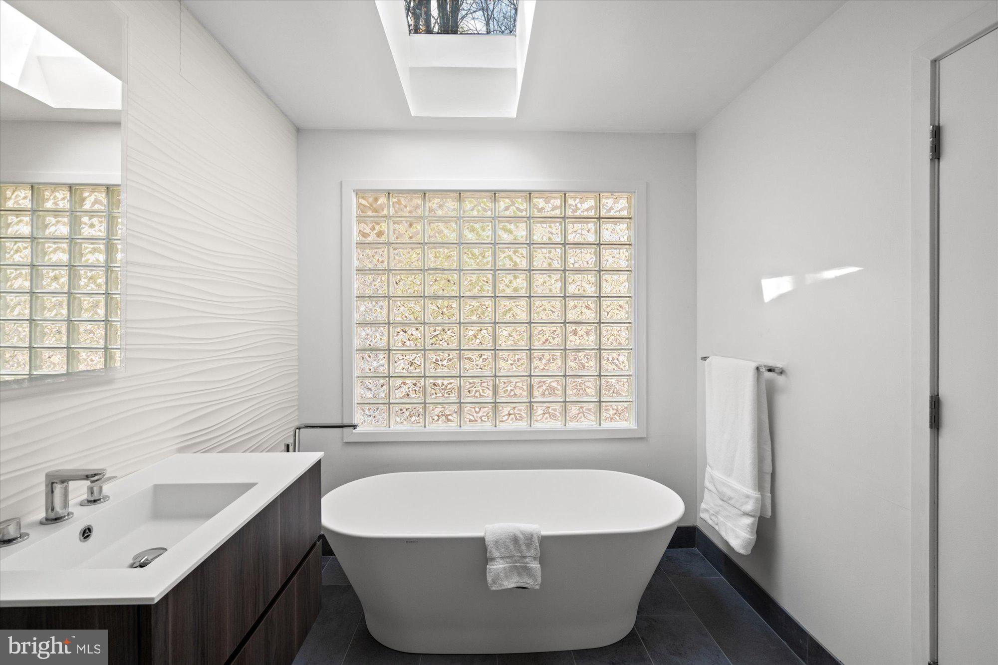 CARDEROCK SPRINGS - Residential