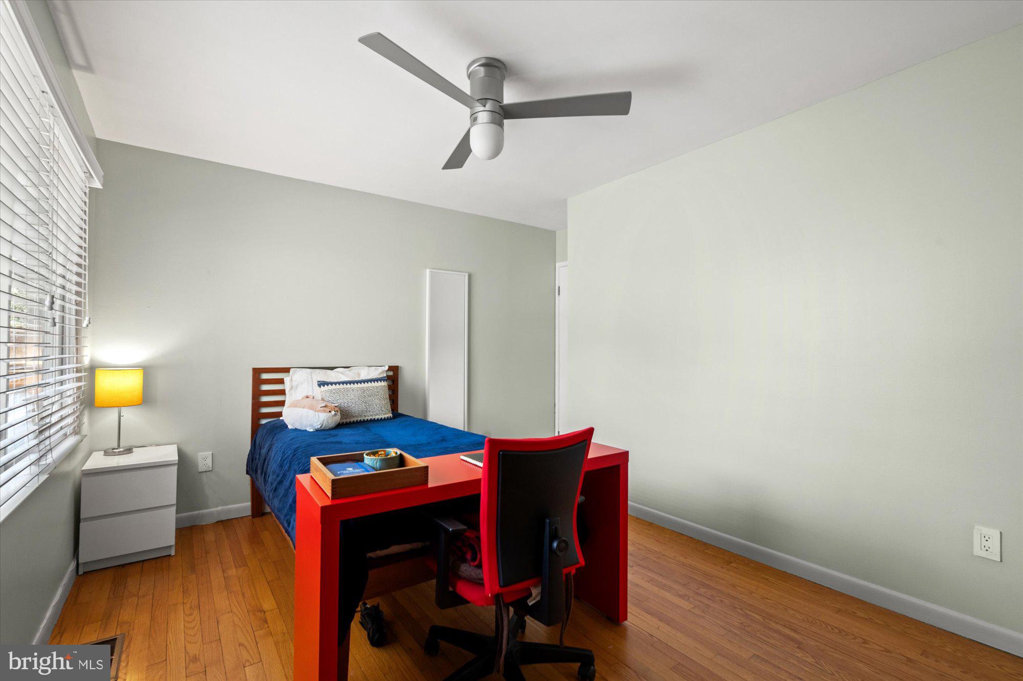 CARDEROCK SPRINGS - Residential