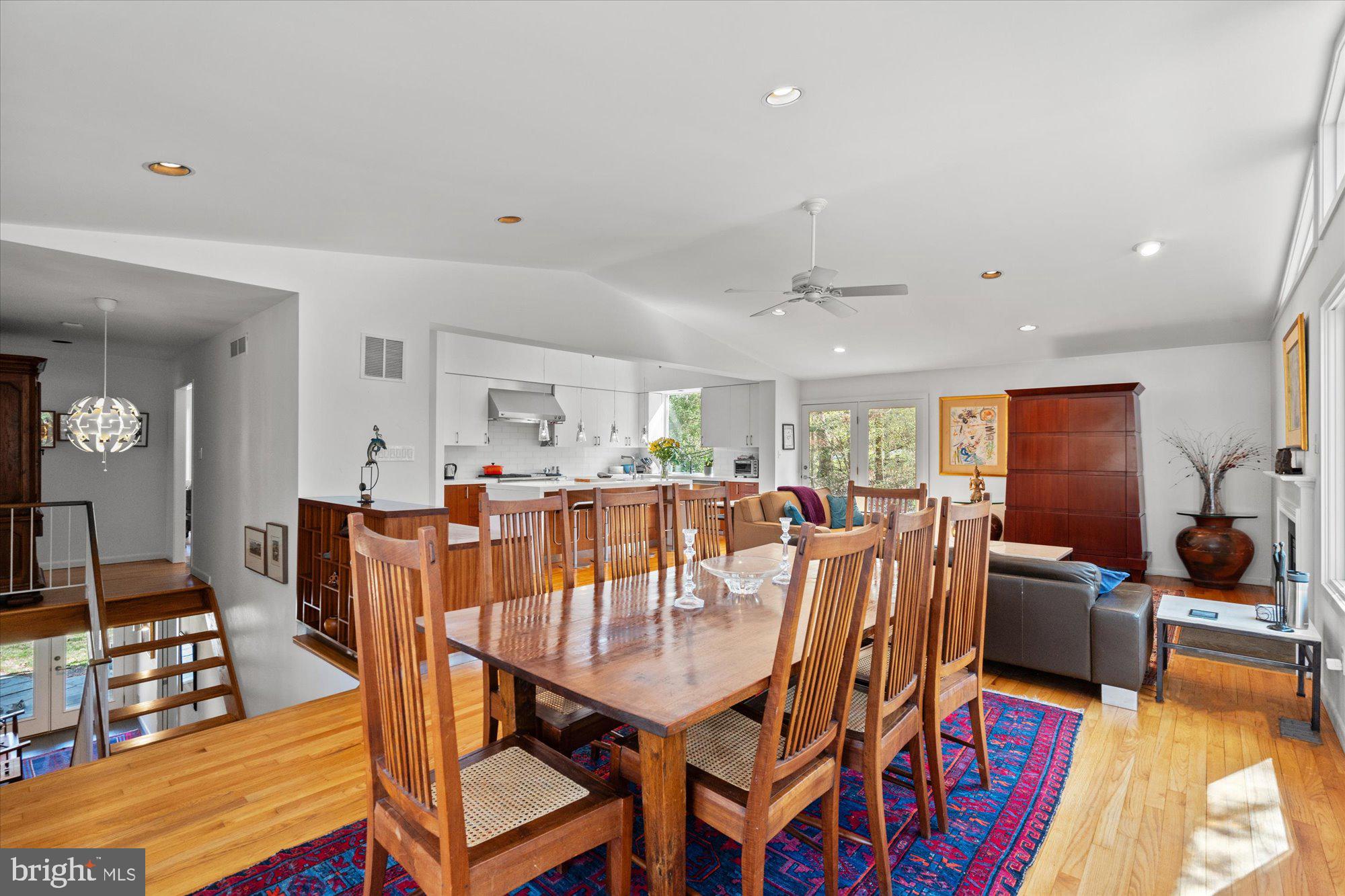 CARDEROCK SPRINGS - Residential