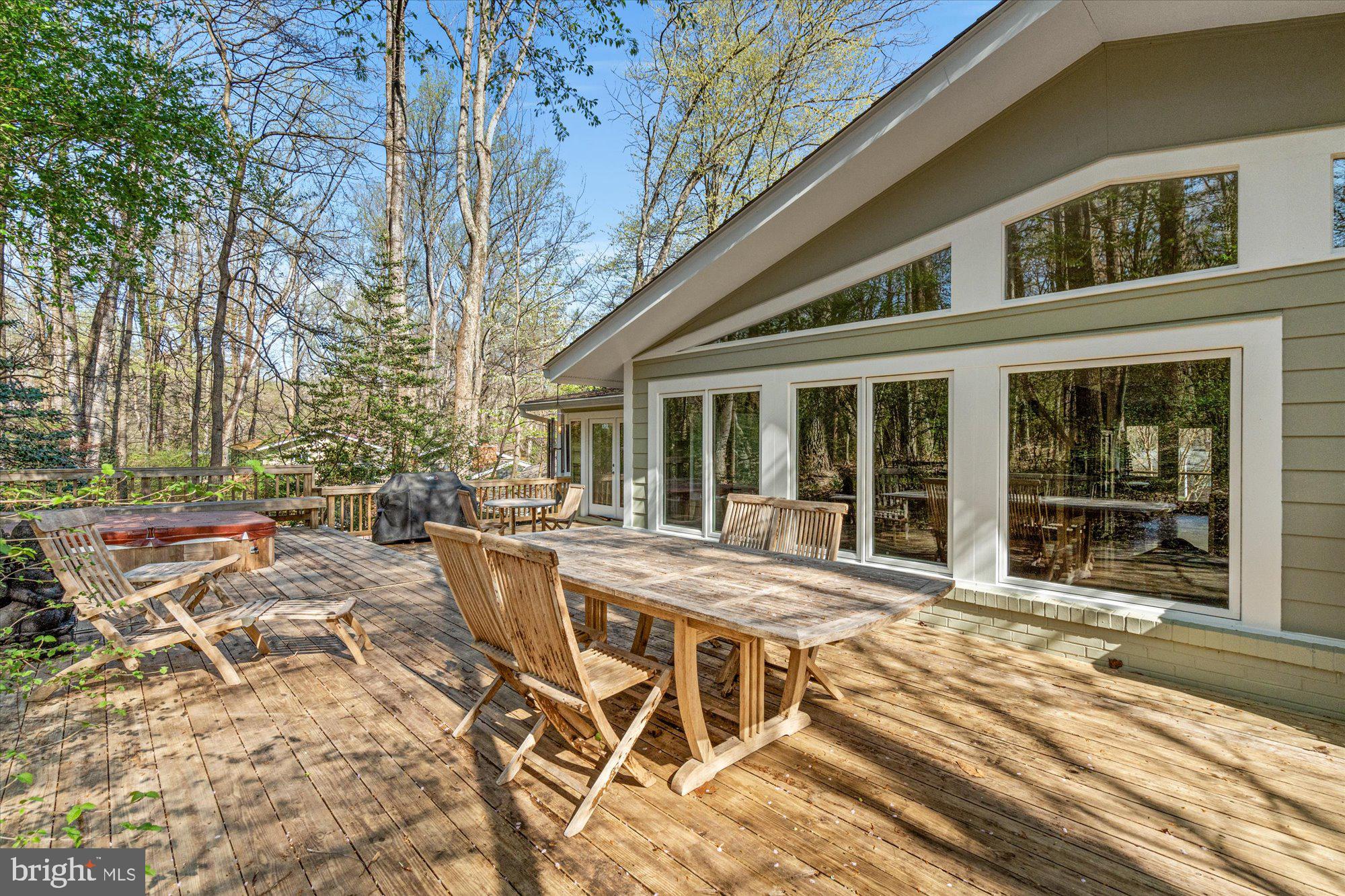 CARDEROCK SPRINGS - Residential