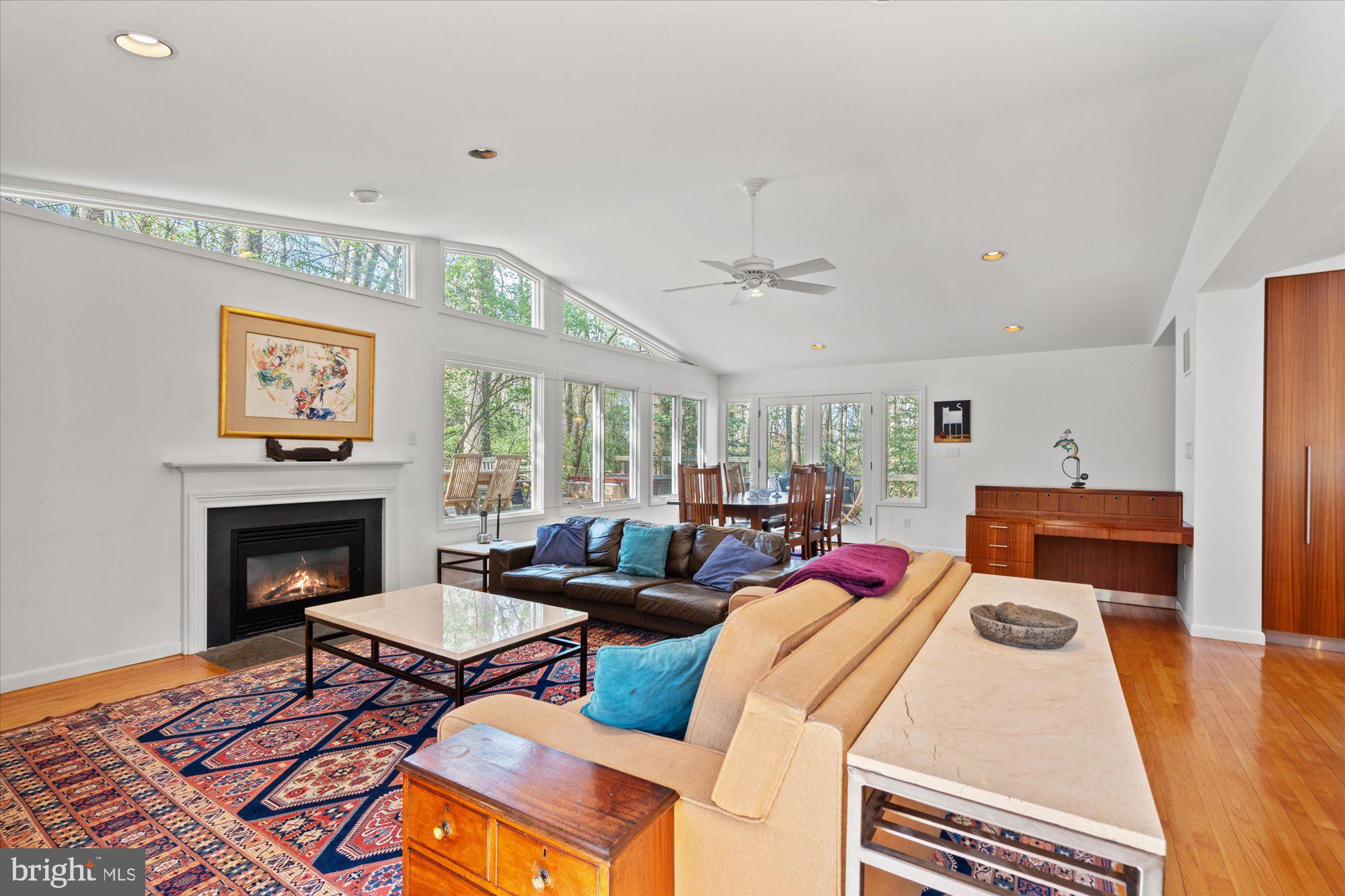 CARDEROCK SPRINGS - Residential