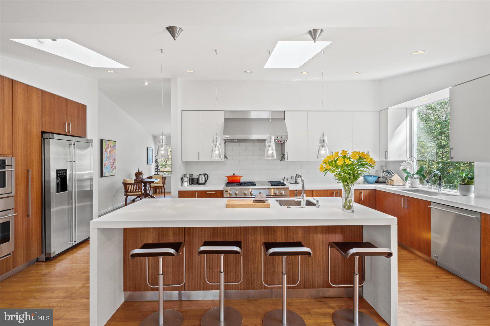 CARDEROCK SPRINGS - Residential