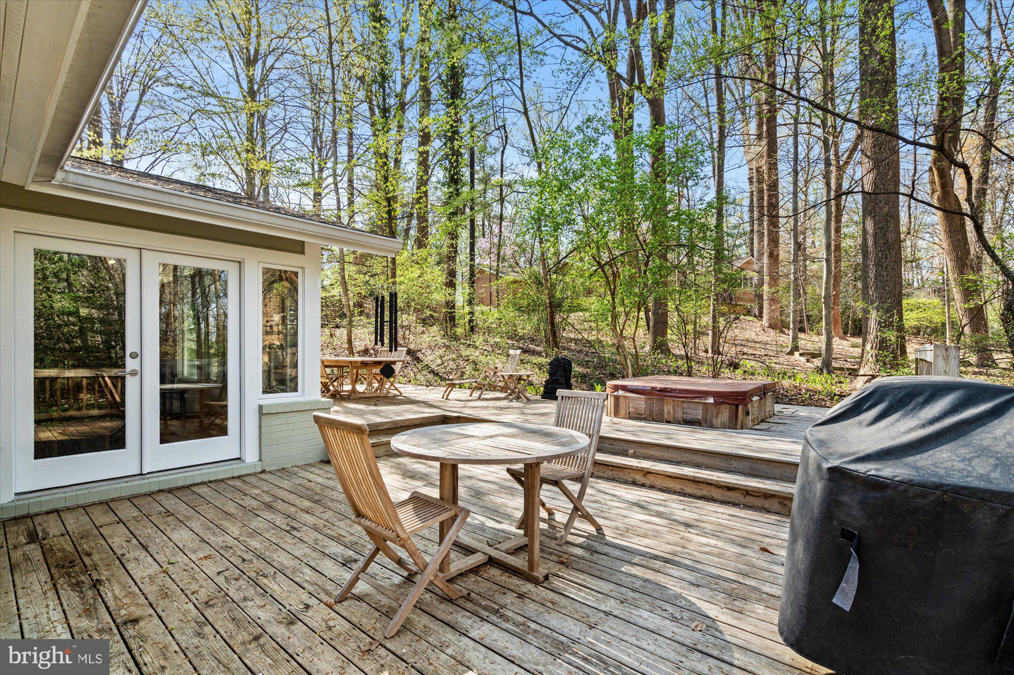 CARDEROCK SPRINGS - Residential