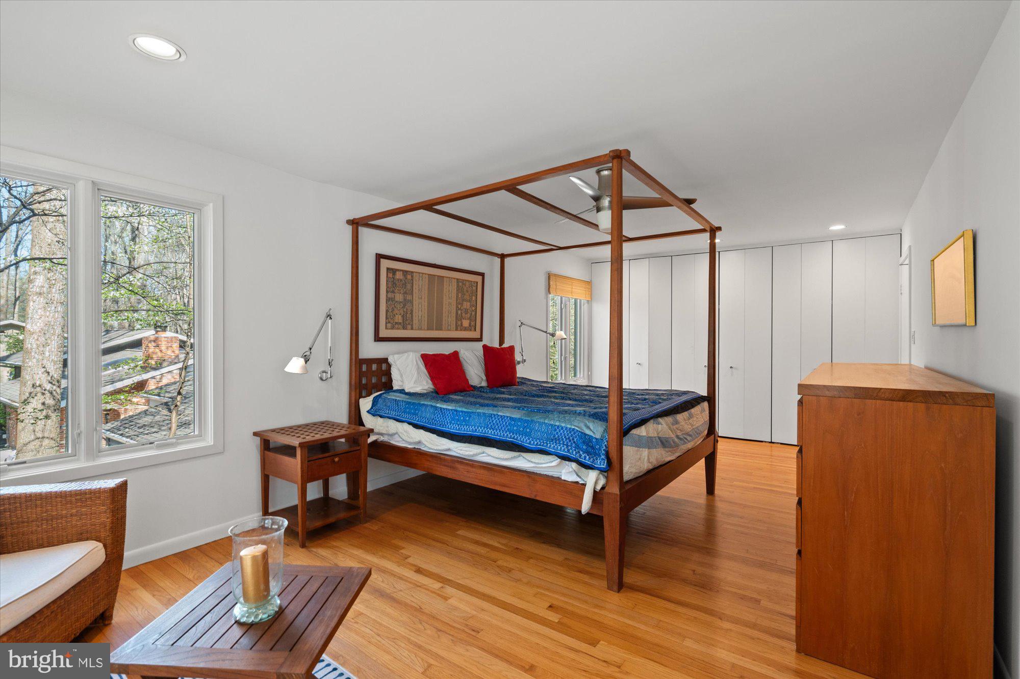 CARDEROCK SPRINGS - Residential