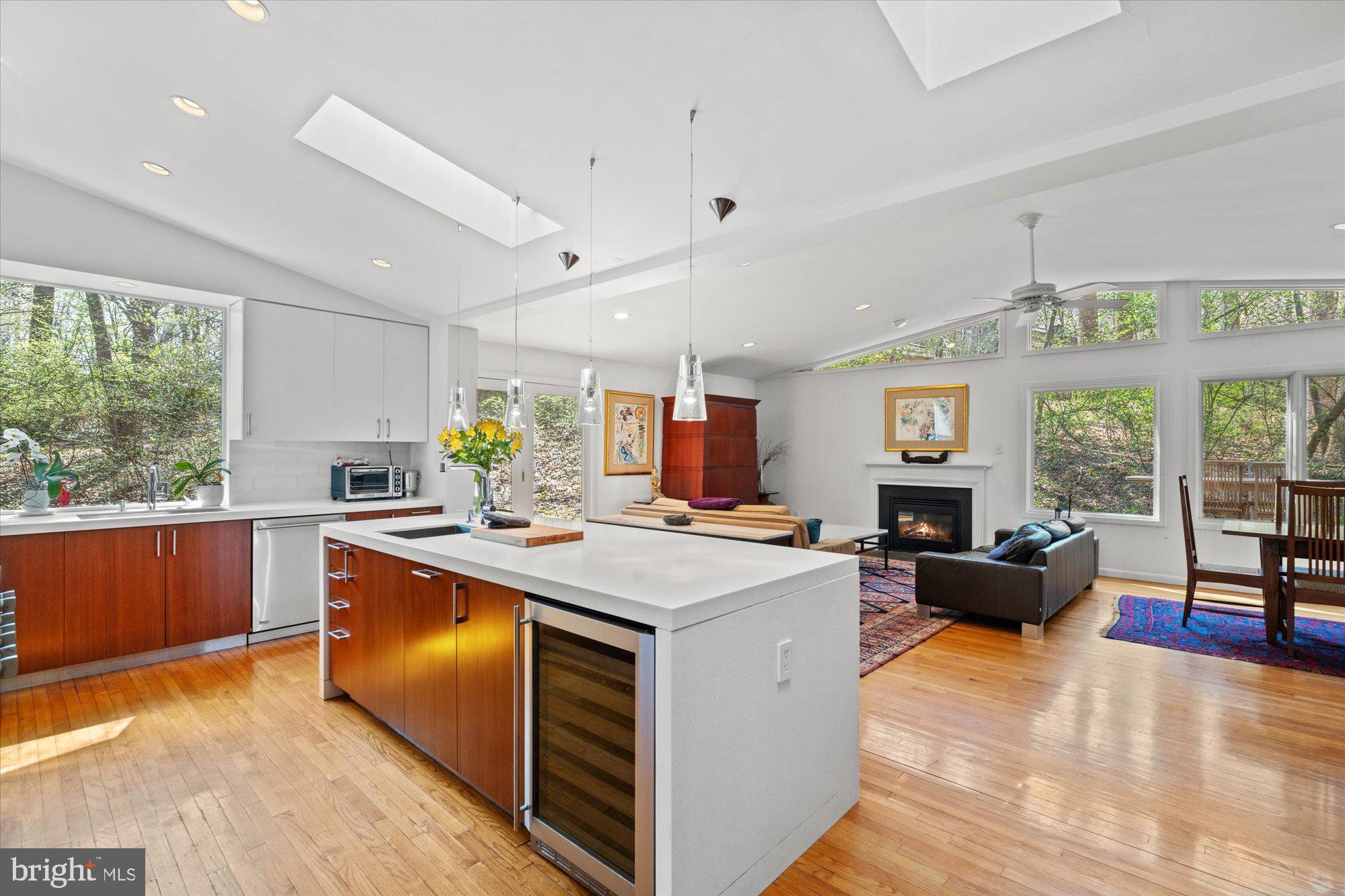 CARDEROCK SPRINGS - Residential