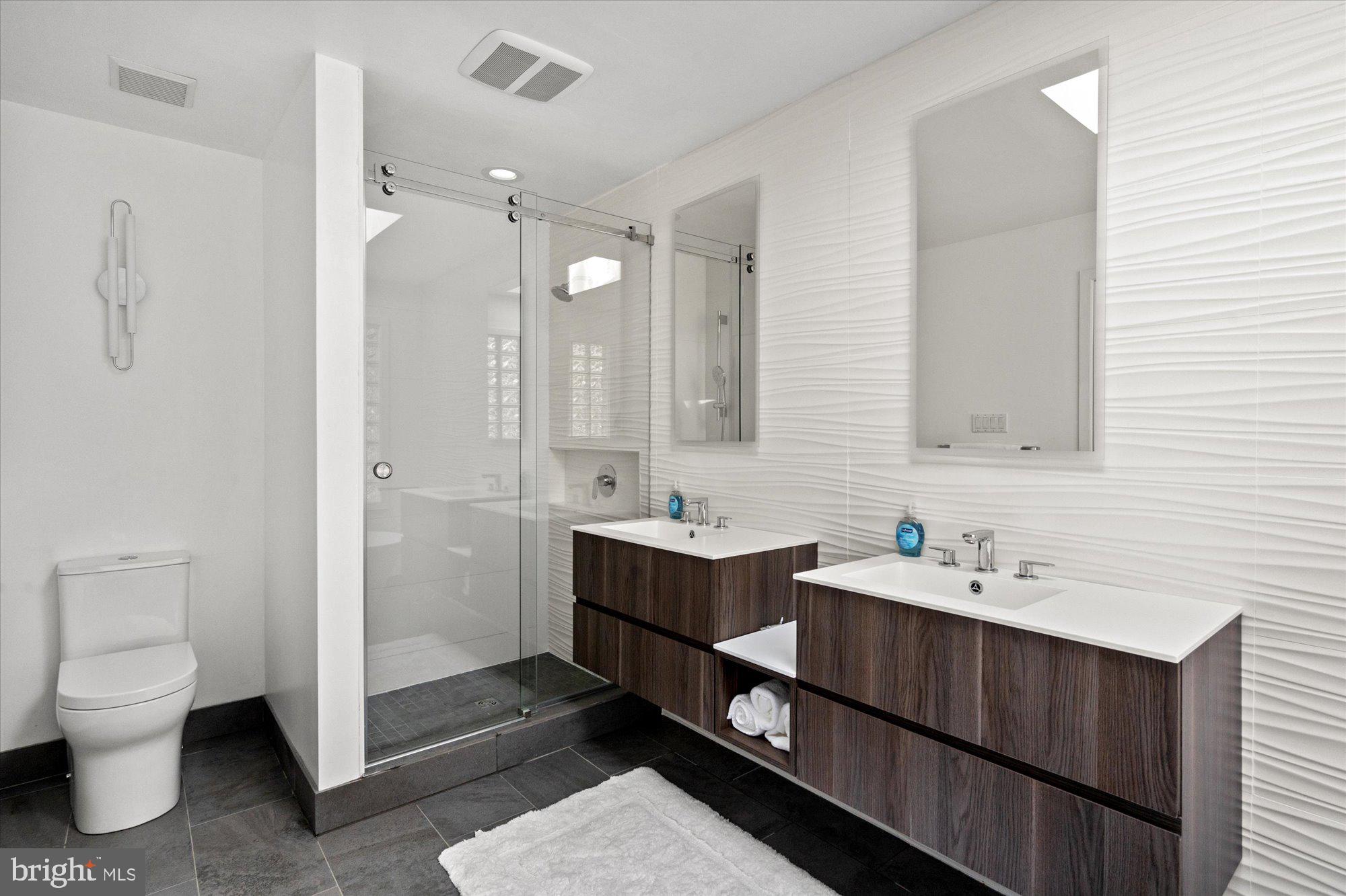 CARDEROCK SPRINGS - Residential