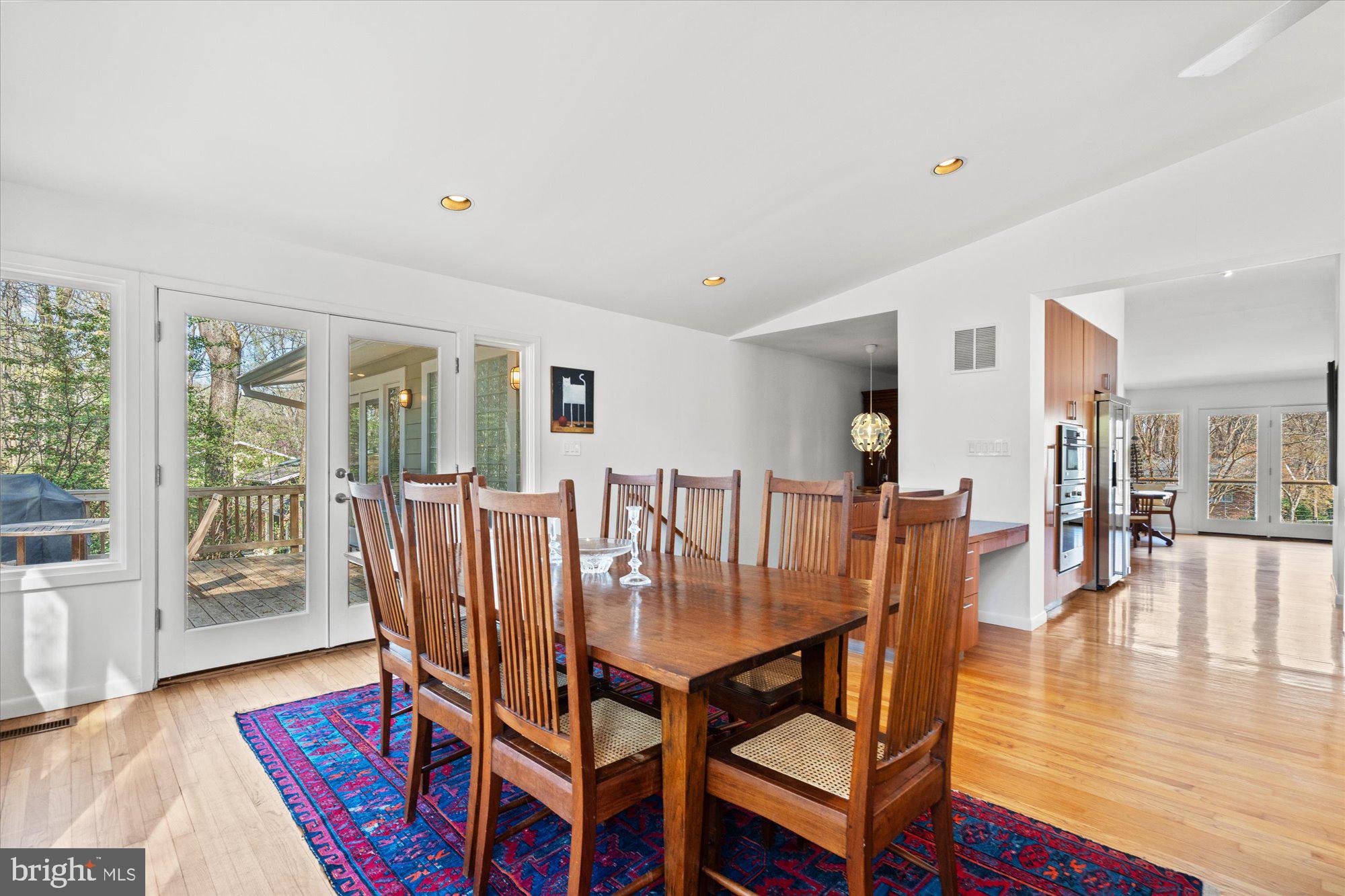 CARDEROCK SPRINGS - Residential