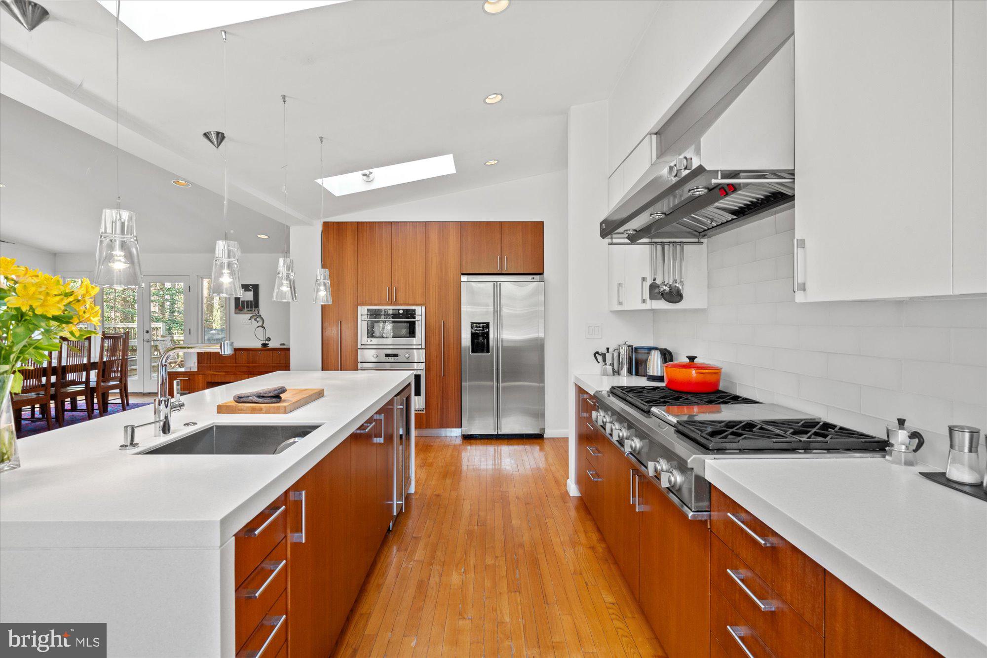 CARDEROCK SPRINGS - Residential