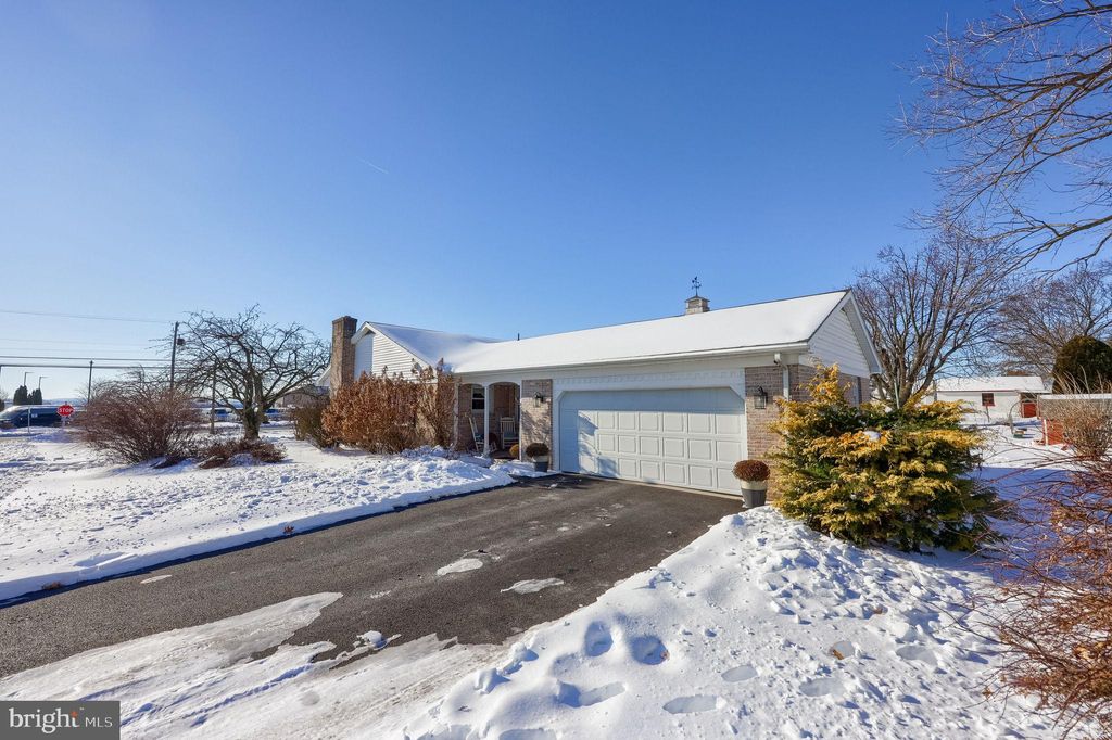 Photo of 805 W Main Street, NEW HOLLAND, PA 17557 (MLS # PALA2082588)