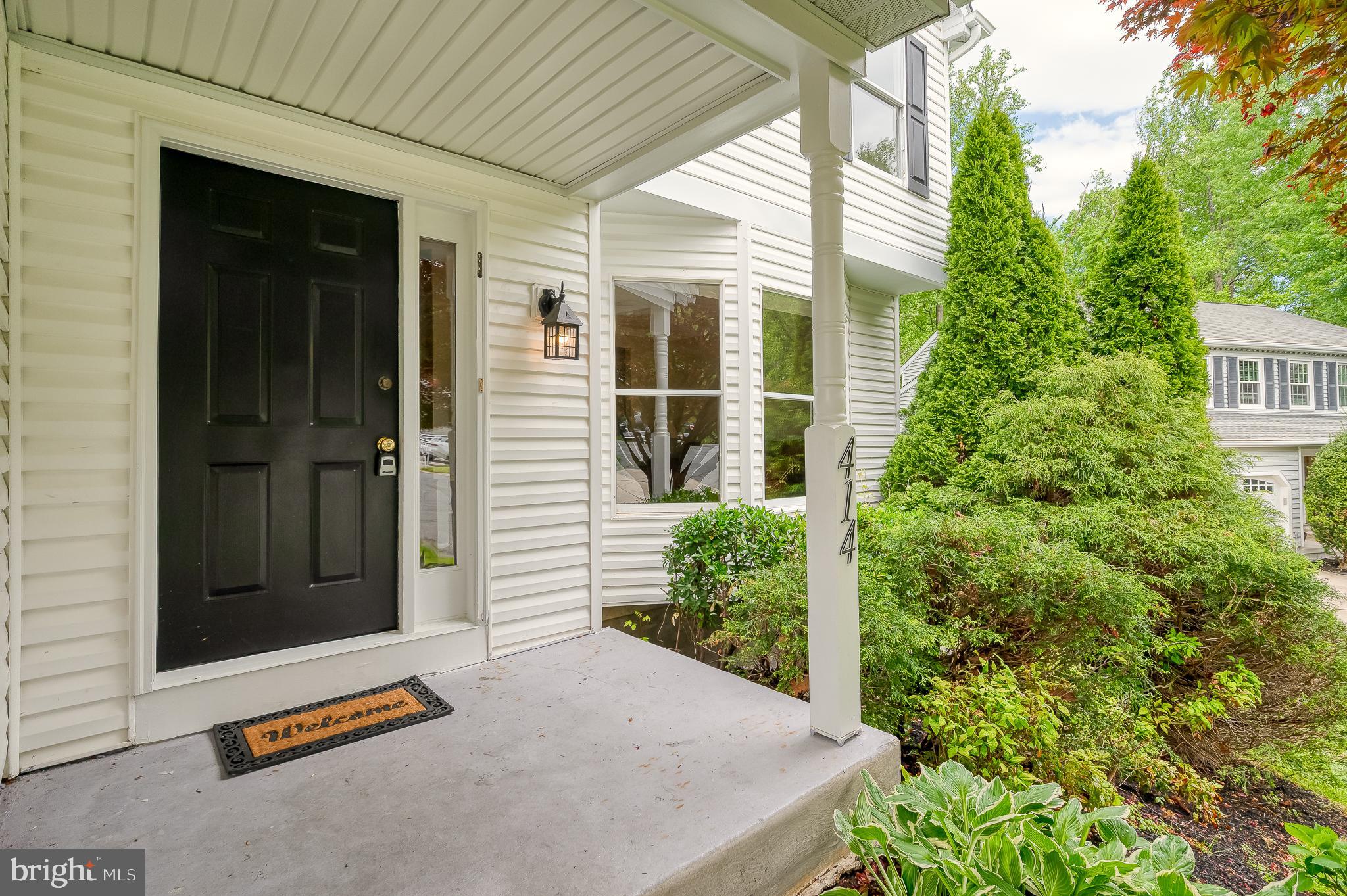 414 ABBEY CIRCLE