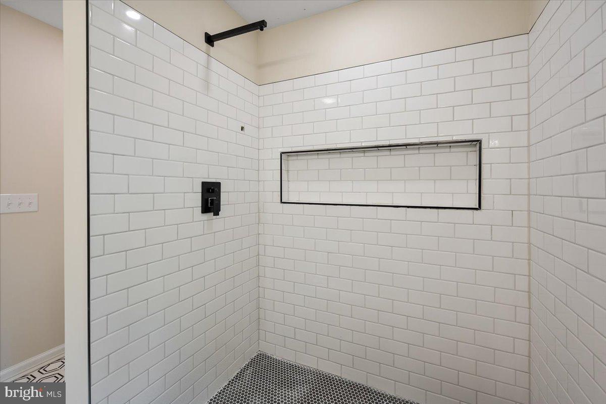 AVALON PARK - Residential