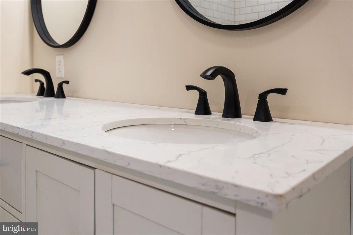 AVALON PARK - Residential