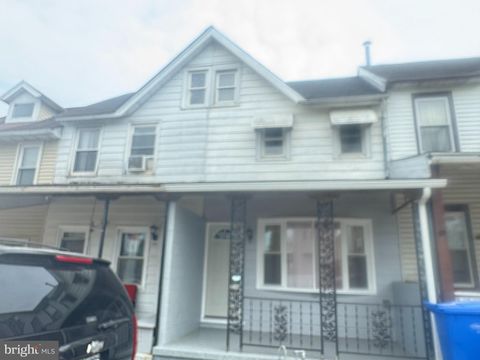 Townhouse For Sale - 204 Grant Street<br/> PARKESBURG, PA 19365