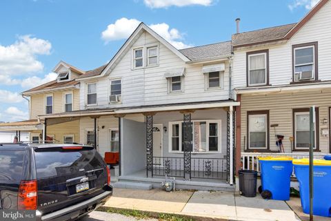 Townhouse For Sale - 204 Grant Street<br/> Chester County, PARKESBURG, PA 19365