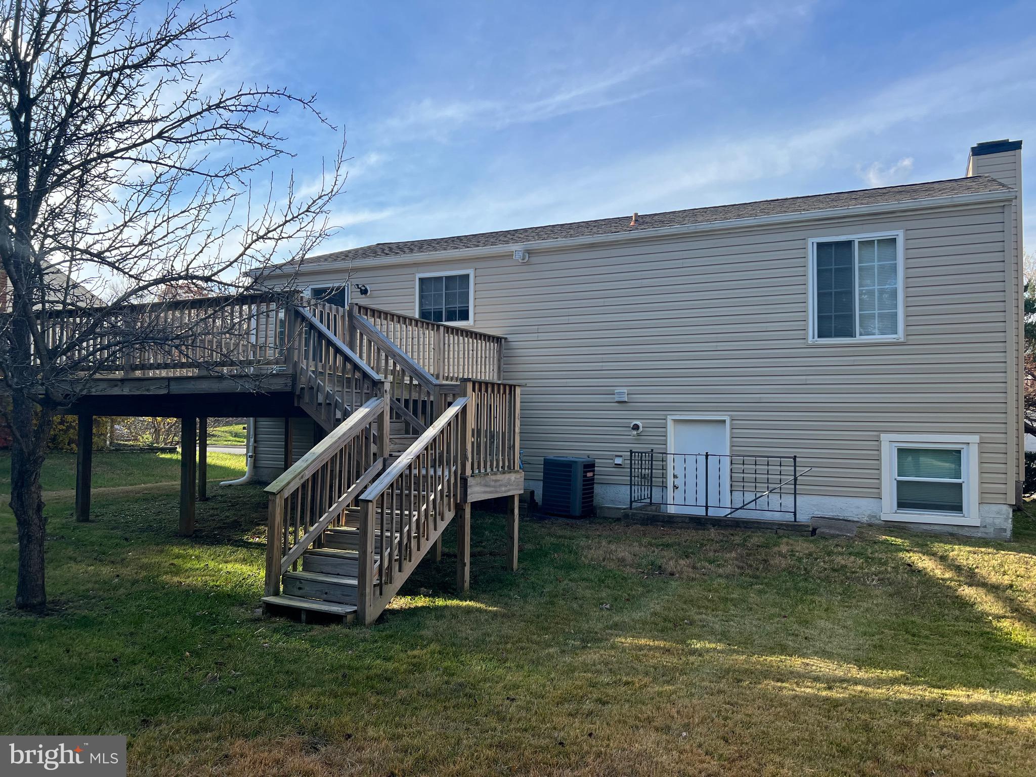 1521 KING WILLIAM DRIVE