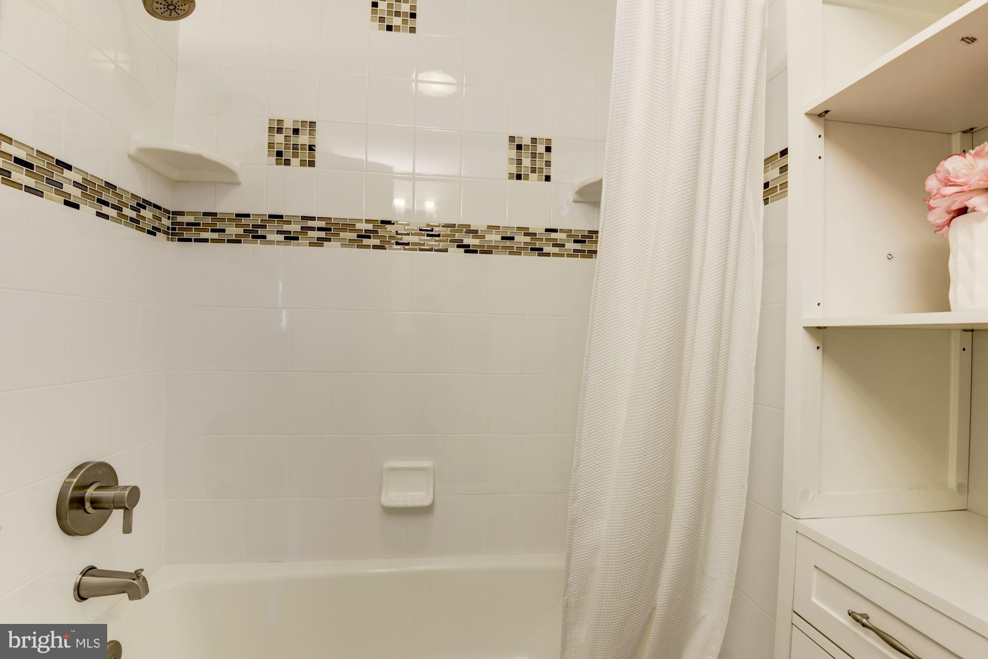 ROLLING VALLEY - Residential