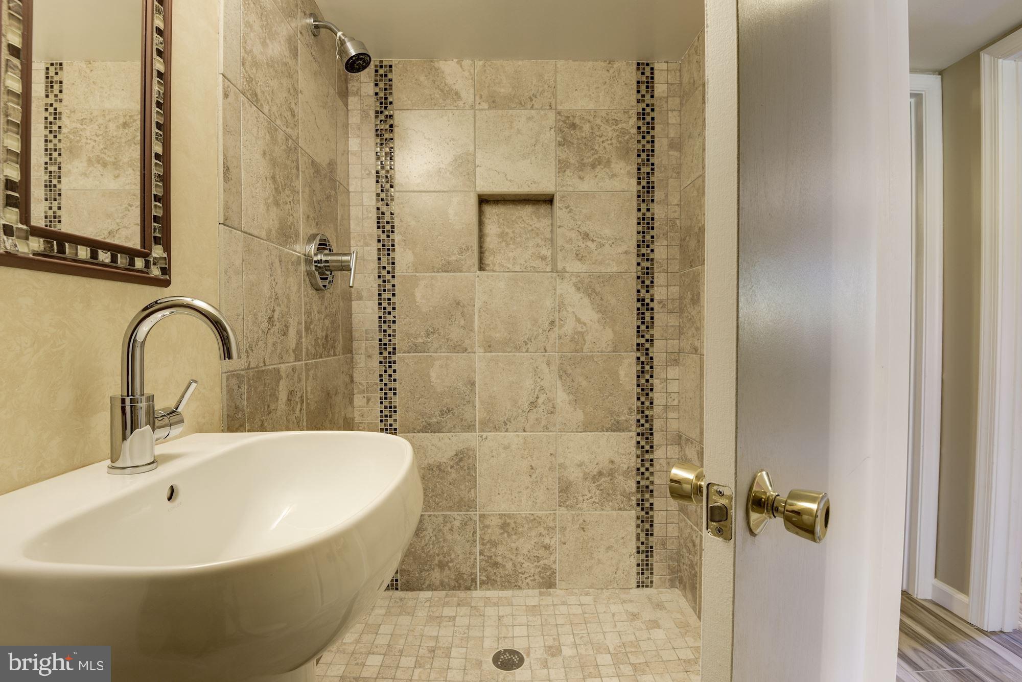 ROLLING VALLEY - Residential