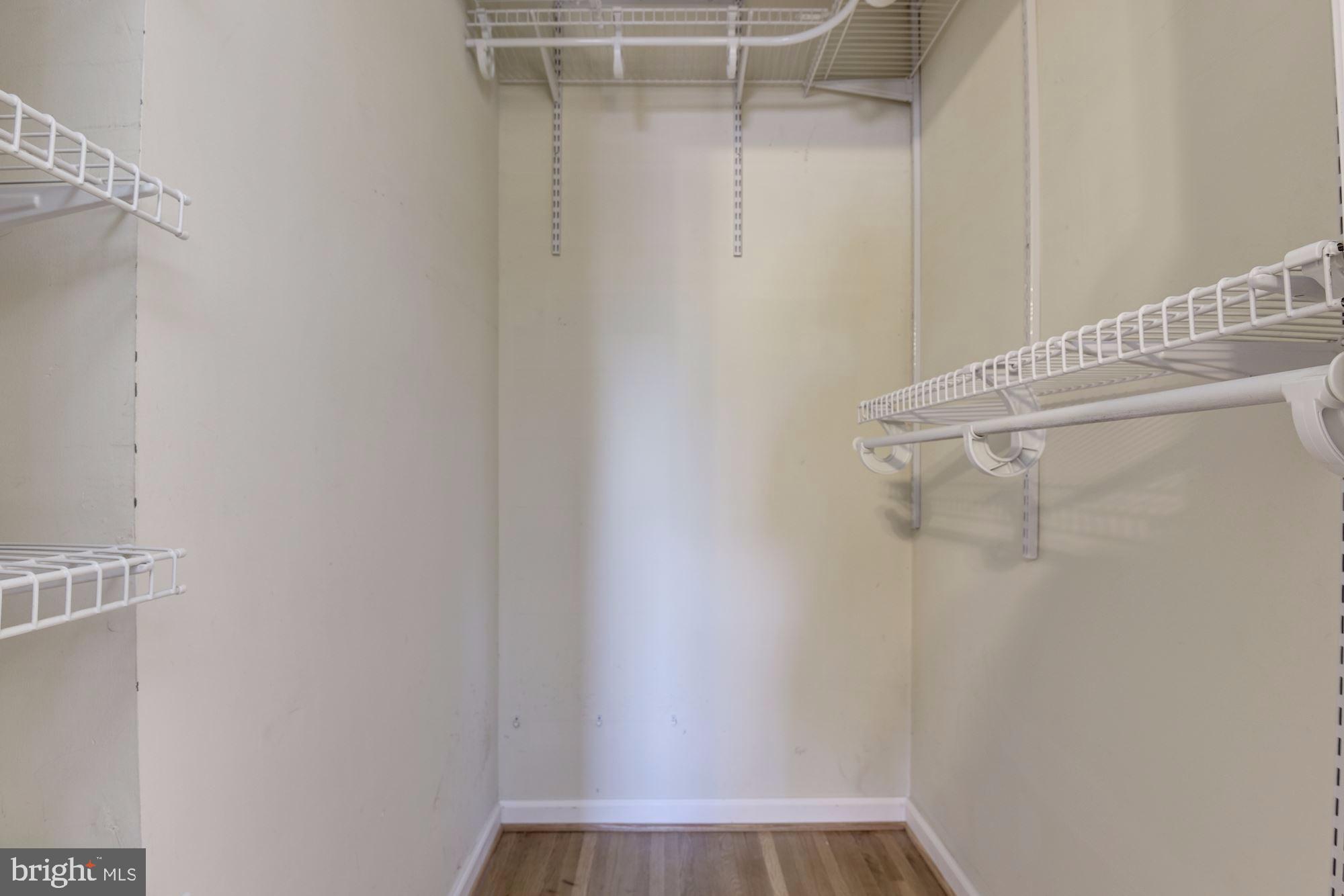 ROLLING VALLEY - Residential