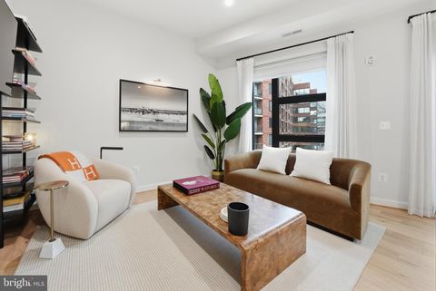 2525 PENNSYLVANIA AVENUE NW 301 WASHINGTON DC 20037