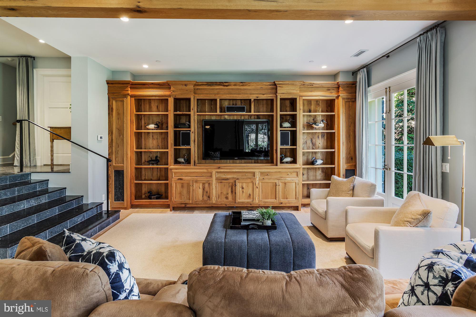 PHILLIPS PARK - Residential