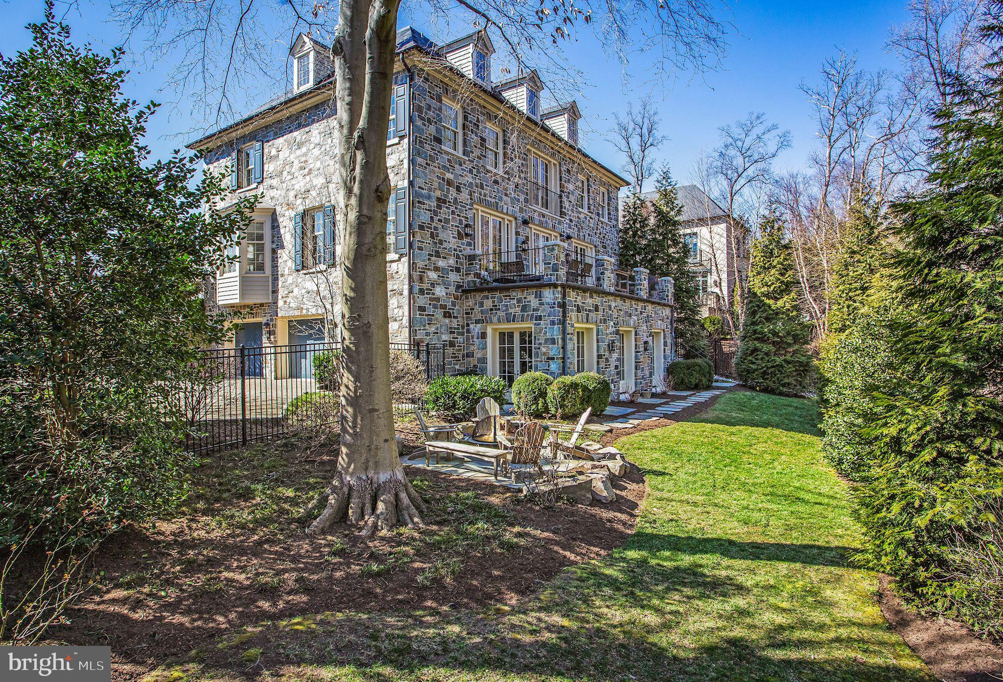 PHILLIPS PARK - Residential