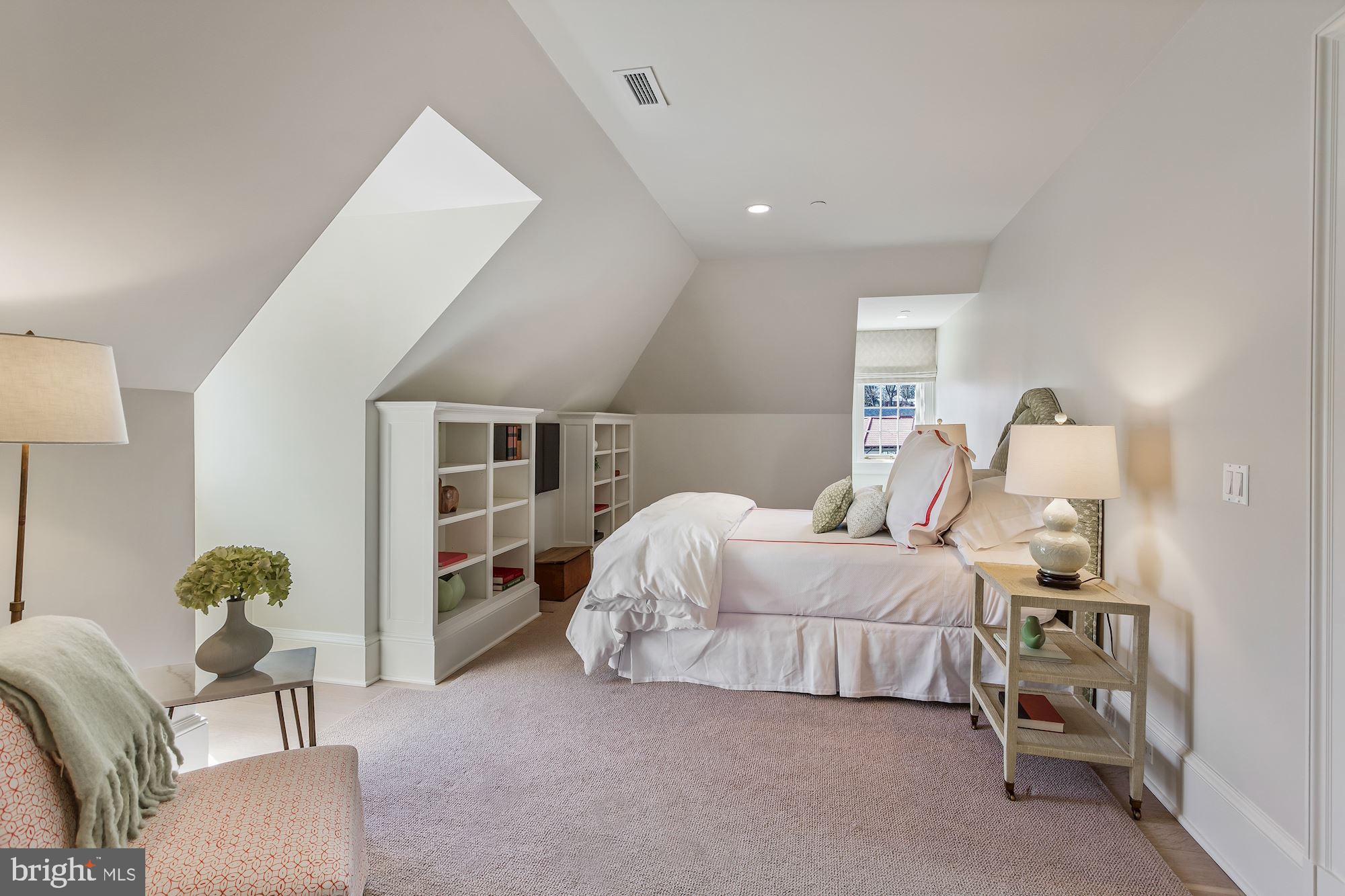 PHILLIPS PARK - Residential