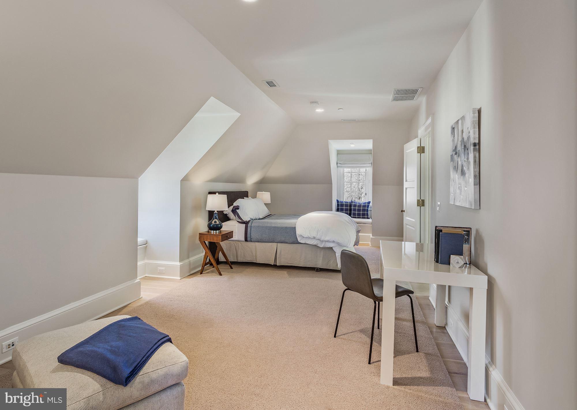 PHILLIPS PARK - Residential