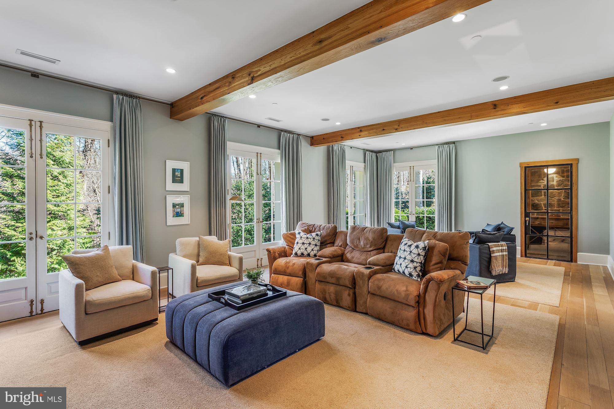 PHILLIPS PARK - Residential