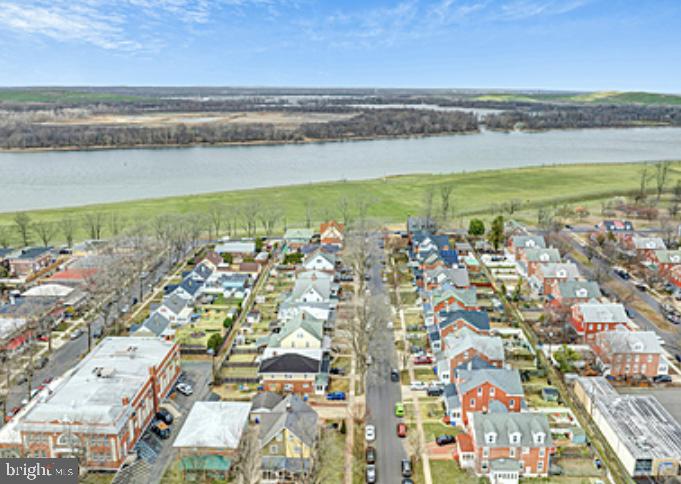 16 6TH AVENUE