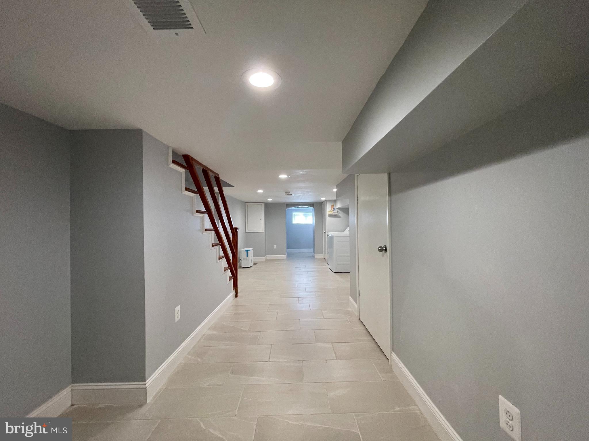 ELMWOOD PARK - Residential