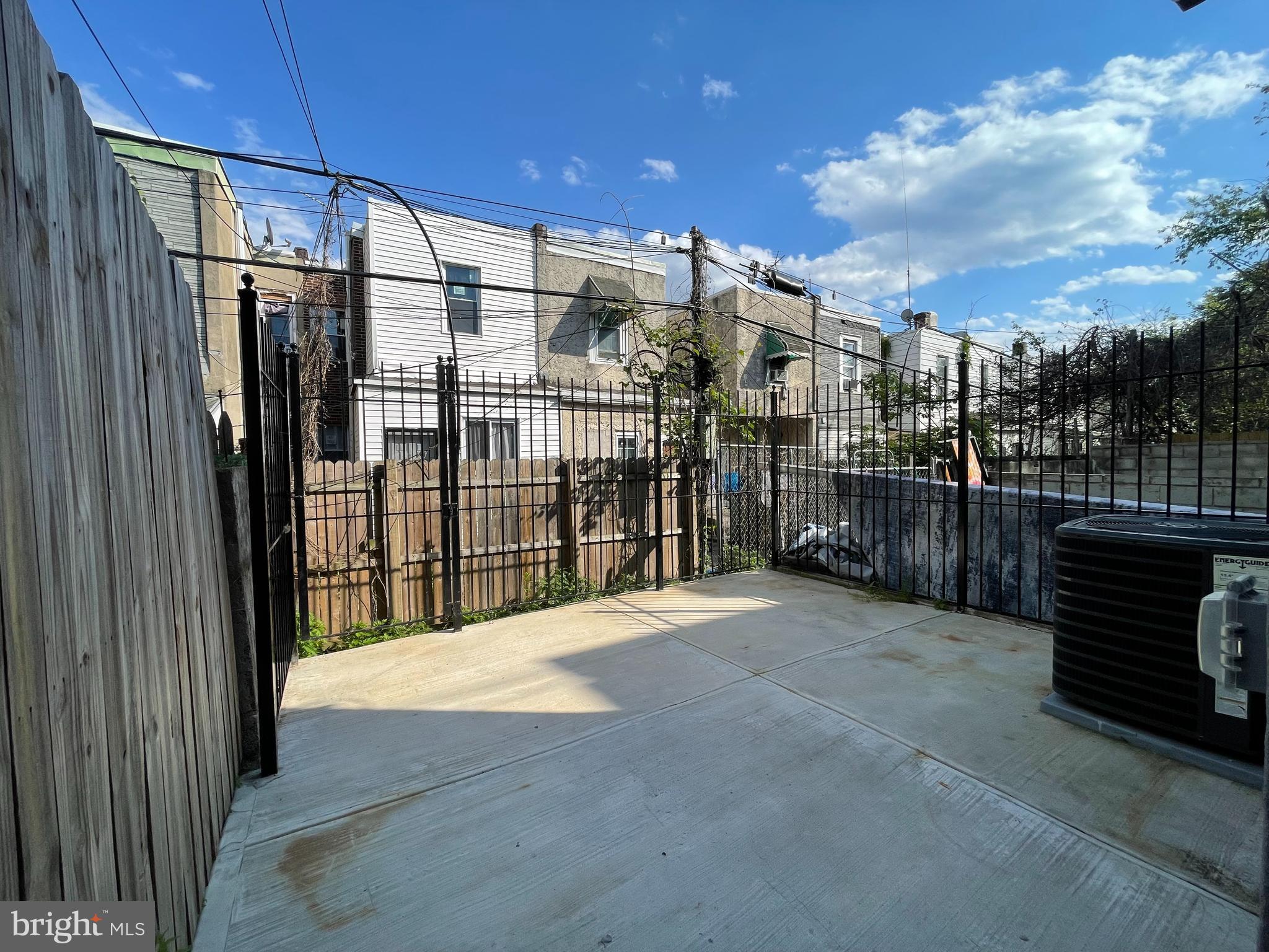 ELMWOOD PARK - Residential